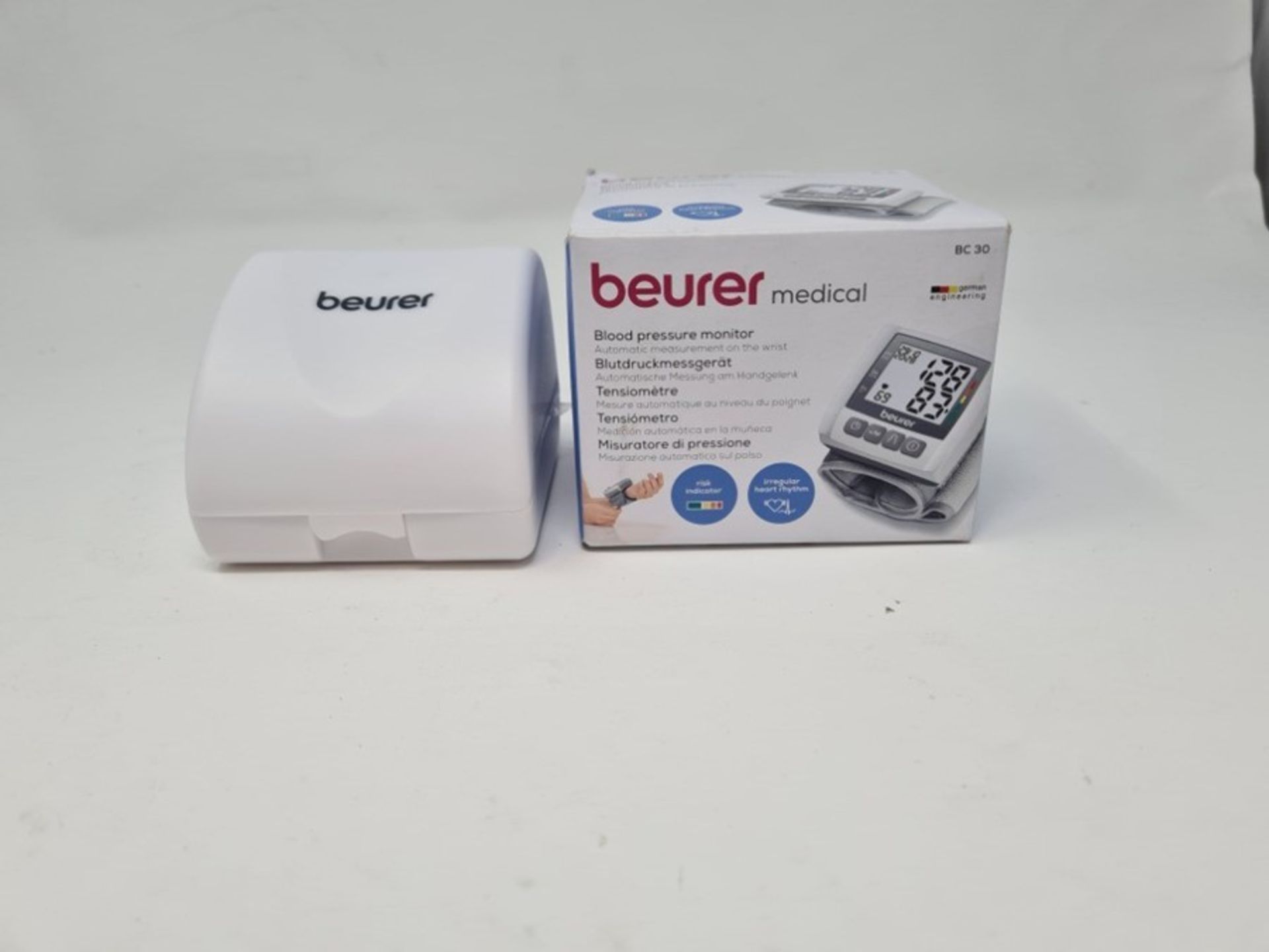 Beurer BC30 Wrist Blood Pressure Monitor - Image 2 of 2