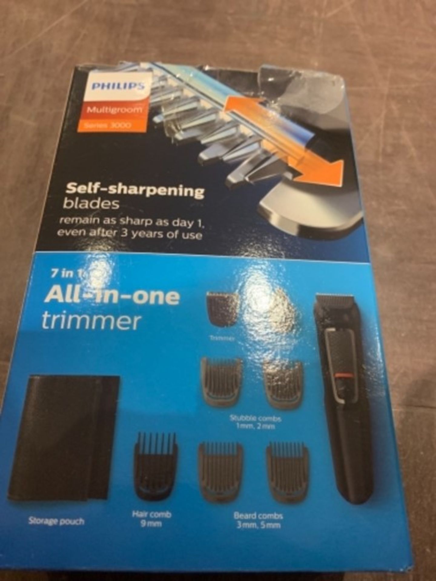 Philips 7-in-1 All-In-One Trimmer, Series 3000 Grooming Kit, Beard Trimmer and Hair Cl - Image 2 of 3