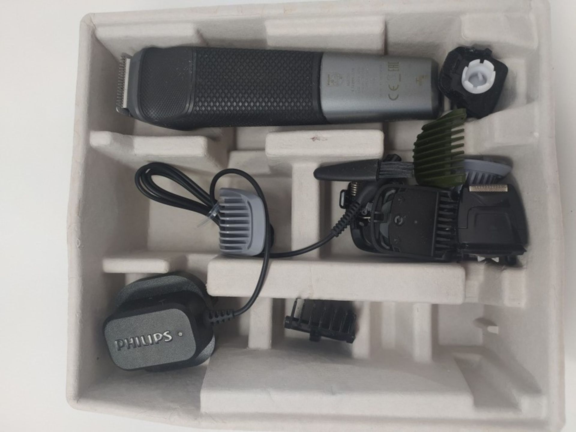 Philips 11-in-1 All-In-One Trimmer, Series 5000 Grooming Kit, Beard Trimmer, Hair Clip - Image 2 of 2