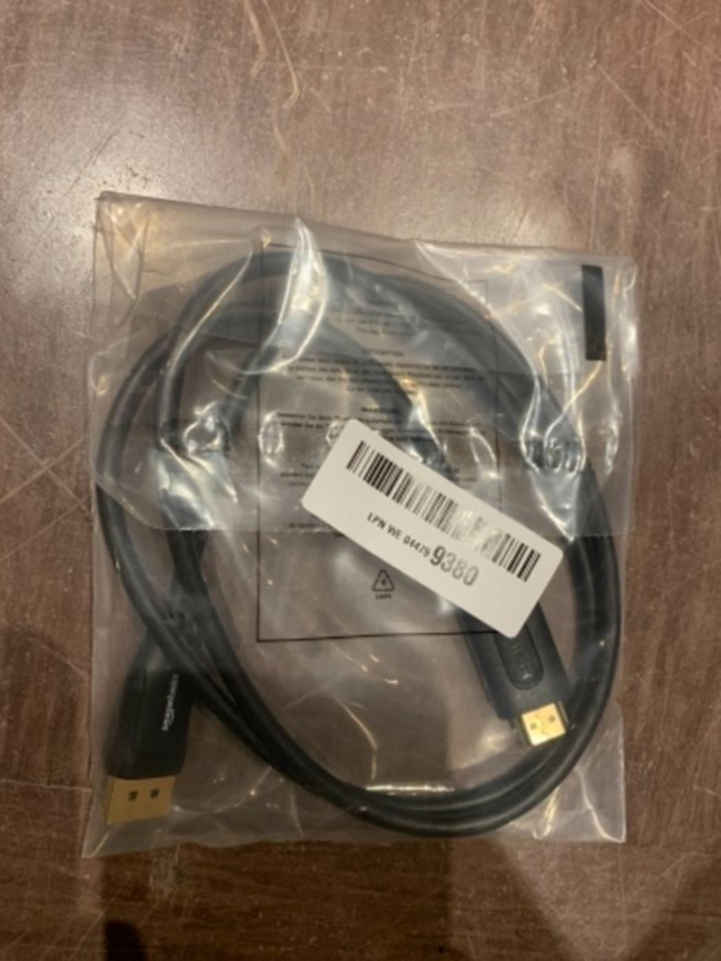Amazon Basics DisplayPort to HDMI Cable - 0.9 m - Image 2 of 2