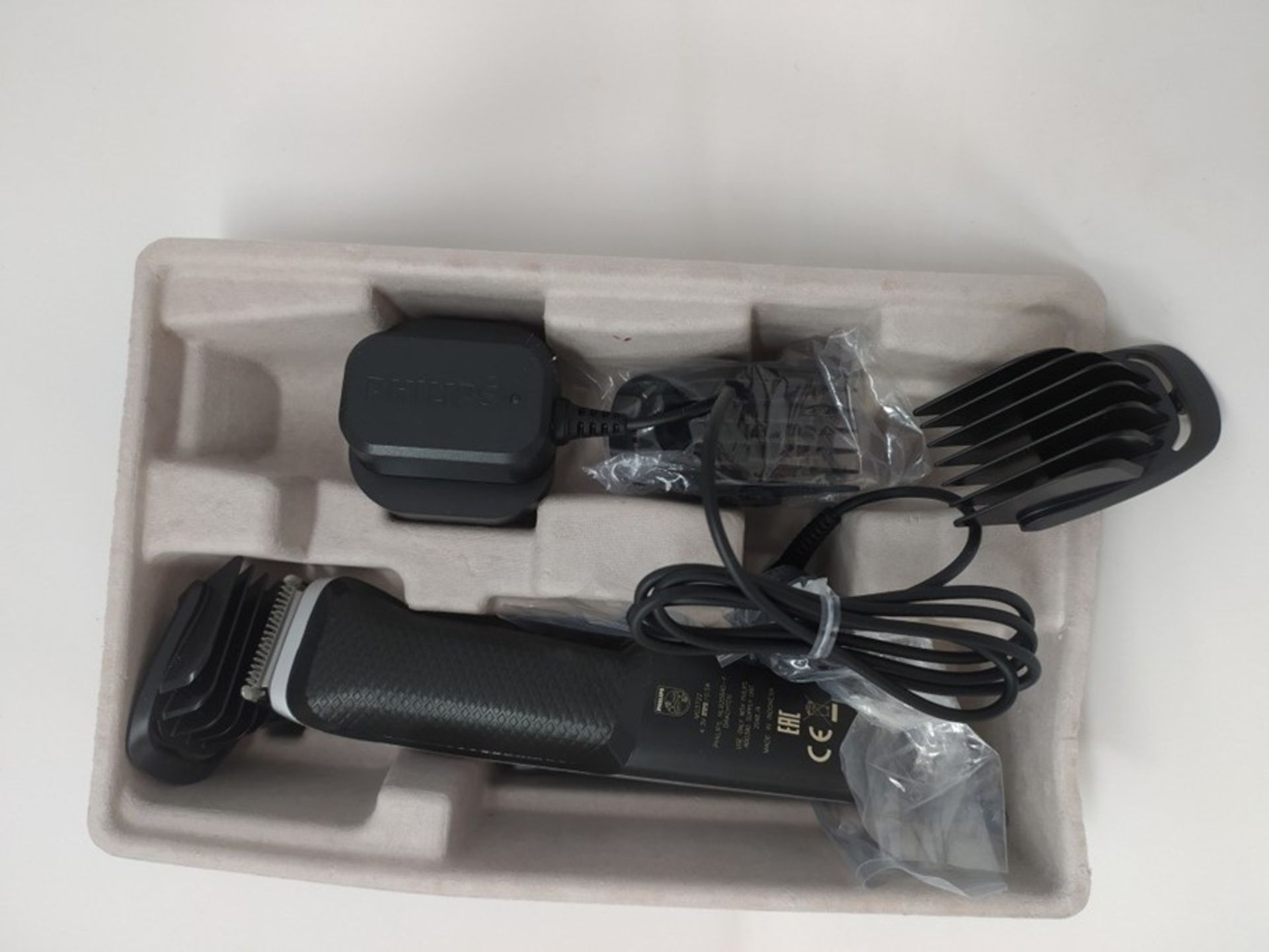 Philips 9-in-1 All-In-One Trimmer, Series 3000 Grooming Kit, Beard Trimmer and Hair Cl - Image 2 of 2