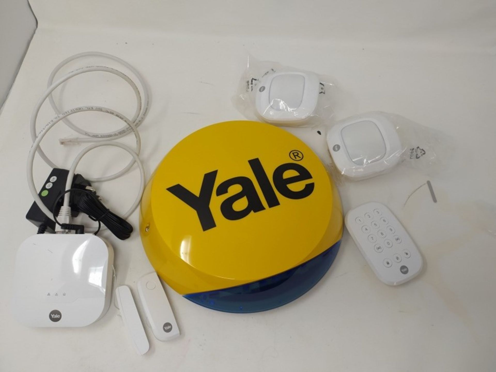 RRP £224.00 Yale IA-320 Sync Smart Home Security Alarm, 6 Piece Kit, Self Monitored, No Contract, - Image 2 of 2