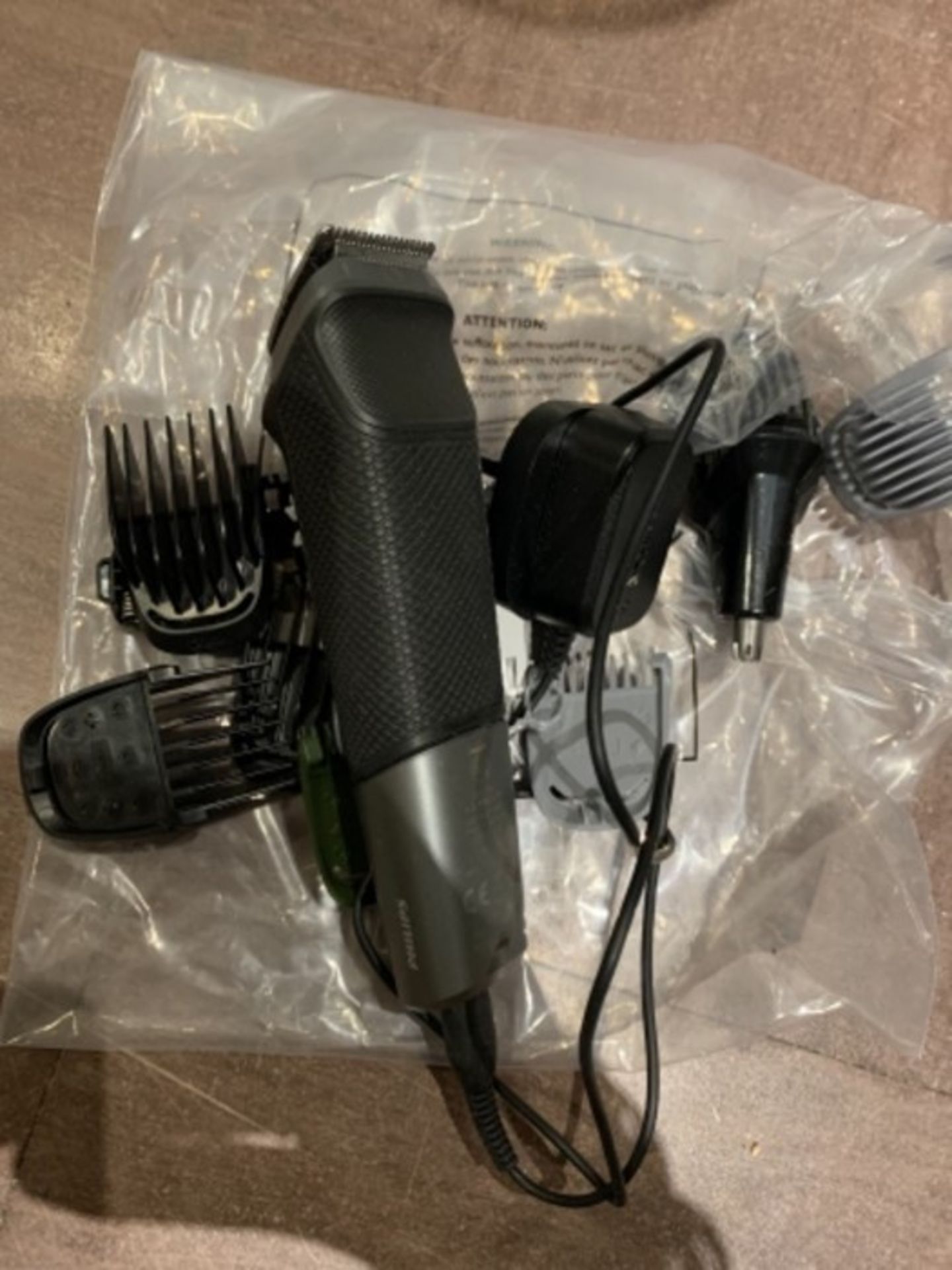 Philips 11-in-1 All-In-One Trimmer, Series 5000 Grooming Kit, Beard Trimmer, Hair Clip - Image 2 of 2