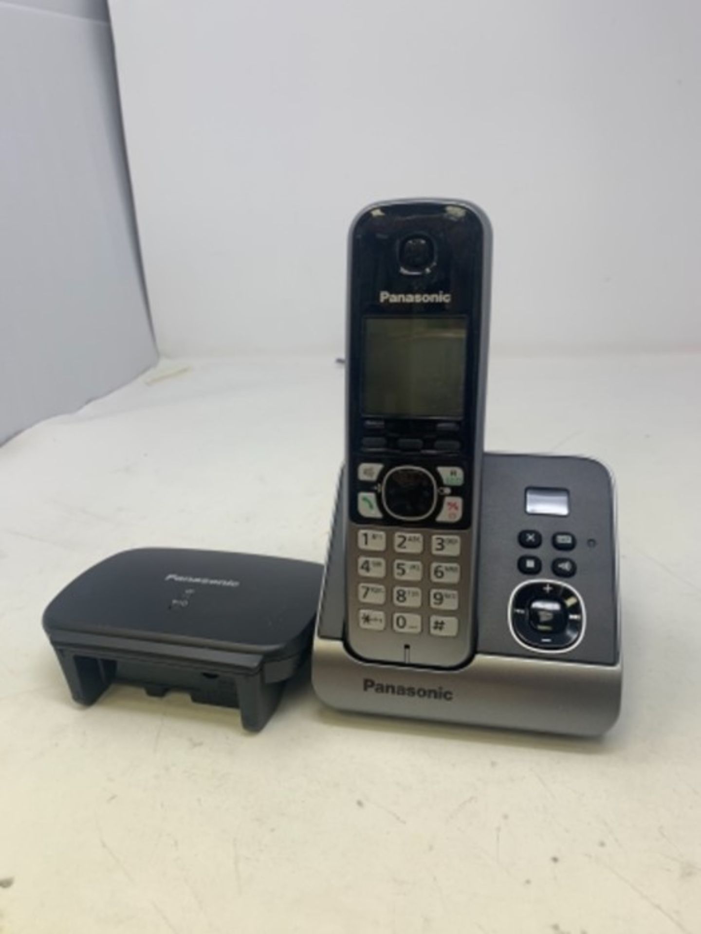 RRP £67.00 Panasonic KX-TG6761 - telephones (DECT, Desk, Black, LCD, AAA, Polyphonic) - Image 2 of 2