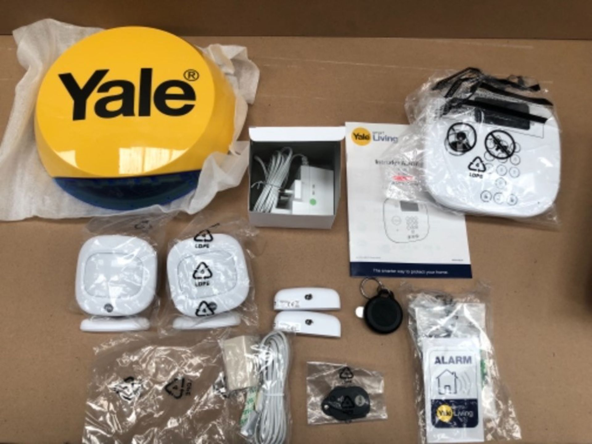 RRP £277.00 Yale IA-230 Intruder Alarm Plus Kit, Phone Call Alerts, 11 Piece Kit, Pet Friendly PIR - Image 3 of 3