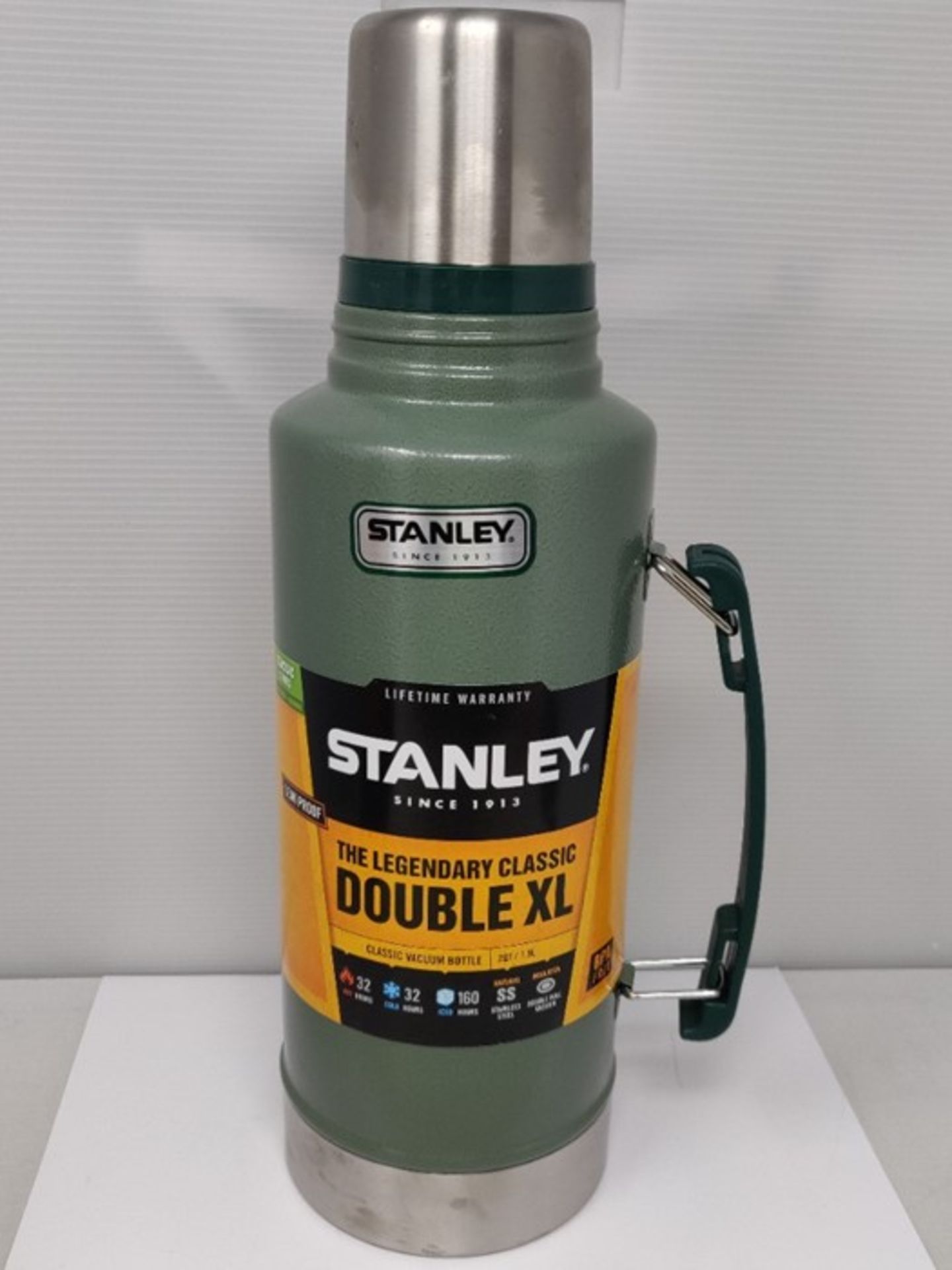 Stanley 18-8 Stainless Steel-Double-Wall Vacuum Insulation Water Bottle, Hammertone Gr - Image 2 of 2