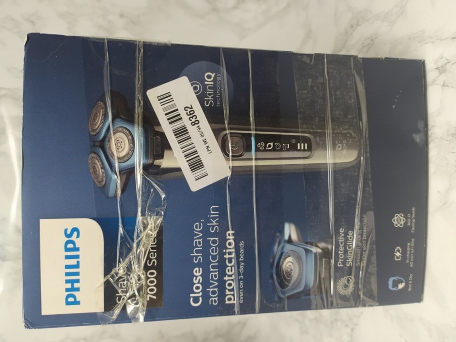 RRP £229.00 Philips Shaver Series 7000 Dry and Wet Electric Shaver for Men (Model S7788/55) - Image 2 of 3