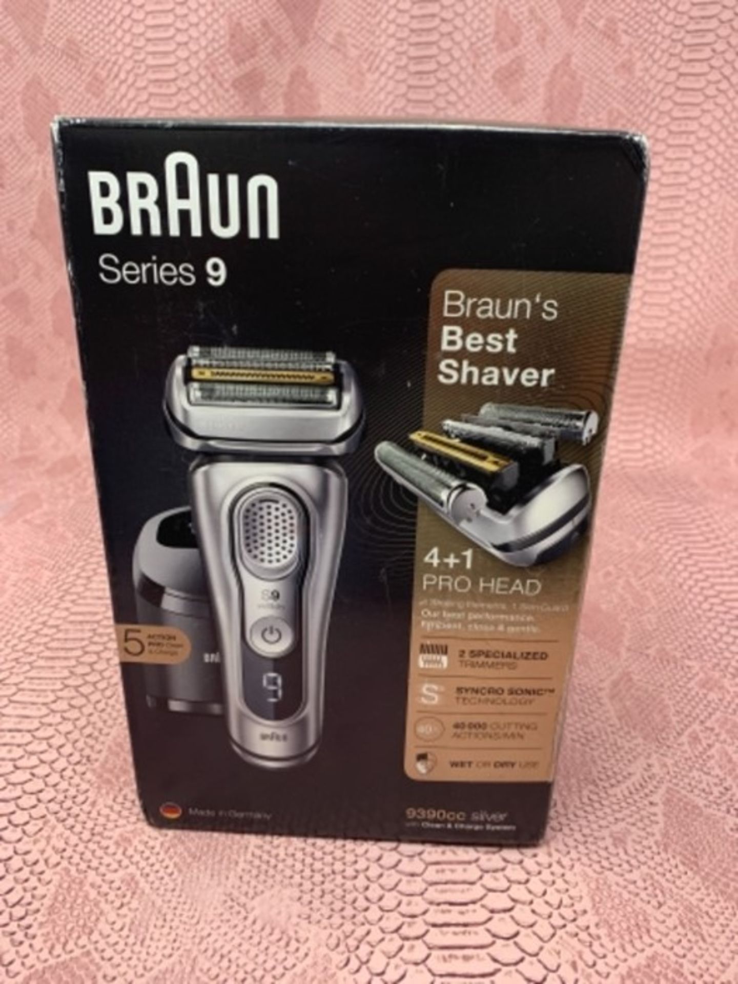 RRP £193.00 Braun Series 9 9390cc Latest Generation Electric Razor, Shaver with a Clean and Charge - Image 2 of 3