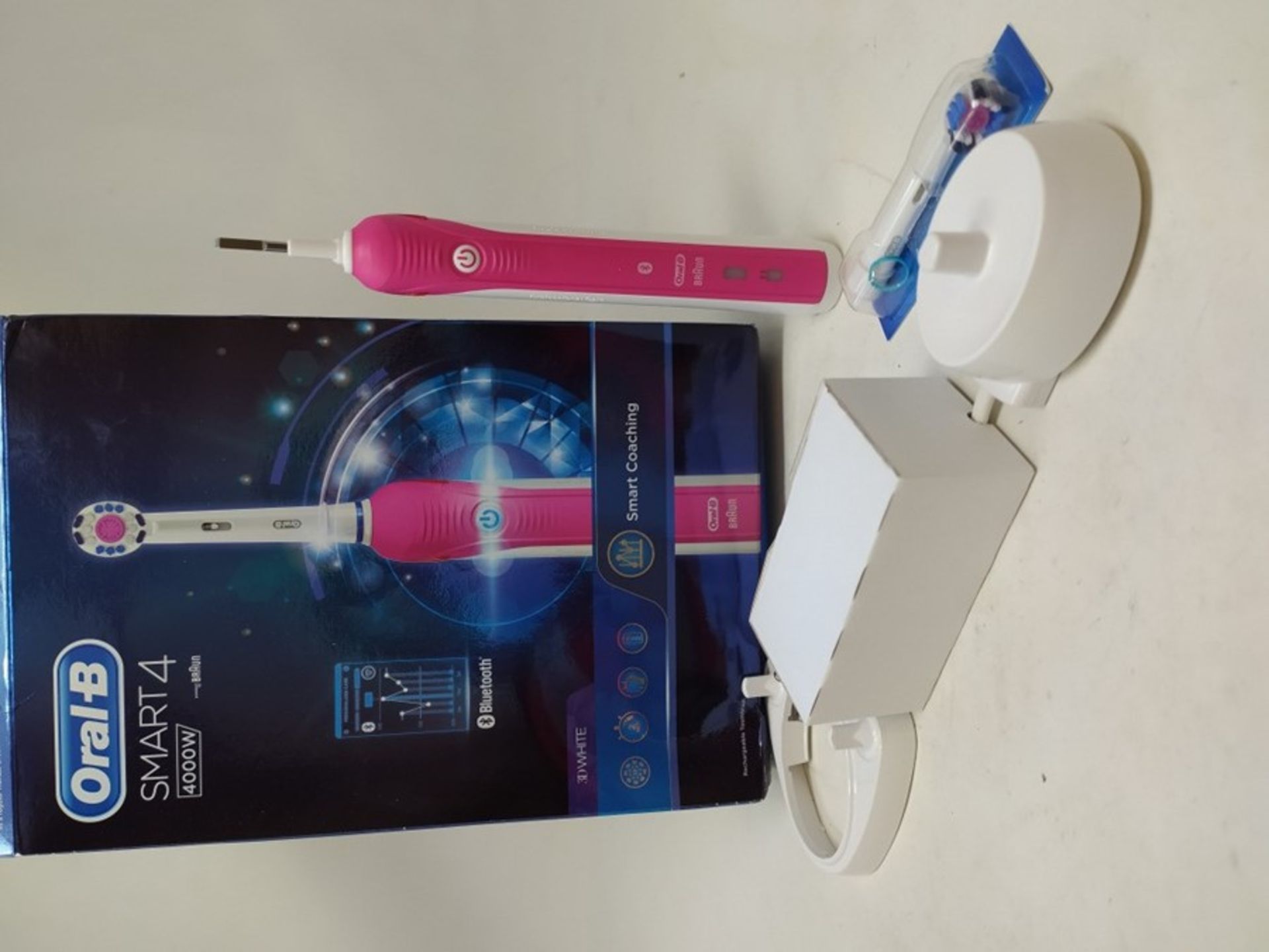 RRP £59.00 Oral-B Smart 4 4000W 3D White Electric Toothbrush Rechargeable, 1 App Pink Connected H - Image 2 of 2