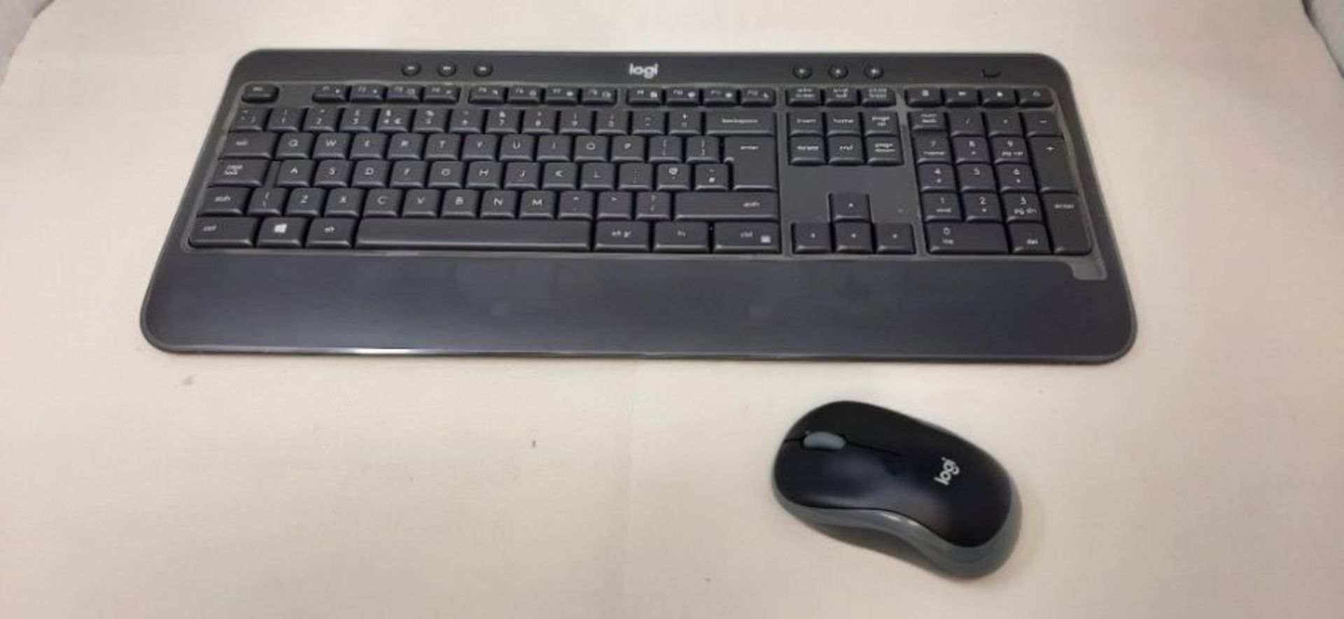 Logitech MK540 Wireless Keyboard and Mouse Combo for Windows, 2.4 GHz Wireless with Un - Image 2 of 2