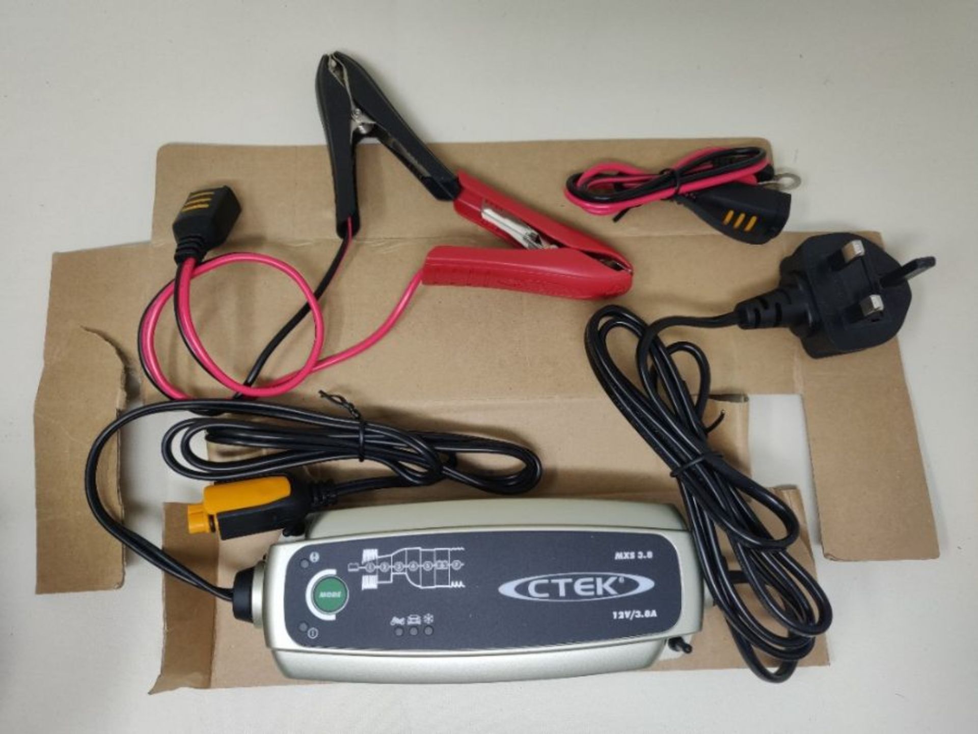 RRP £65.00 CTEK MXS 3.8 Automatic Battery Charger (Charges & Maintains Car and Motorcycle Batteri - Image 3 of 3