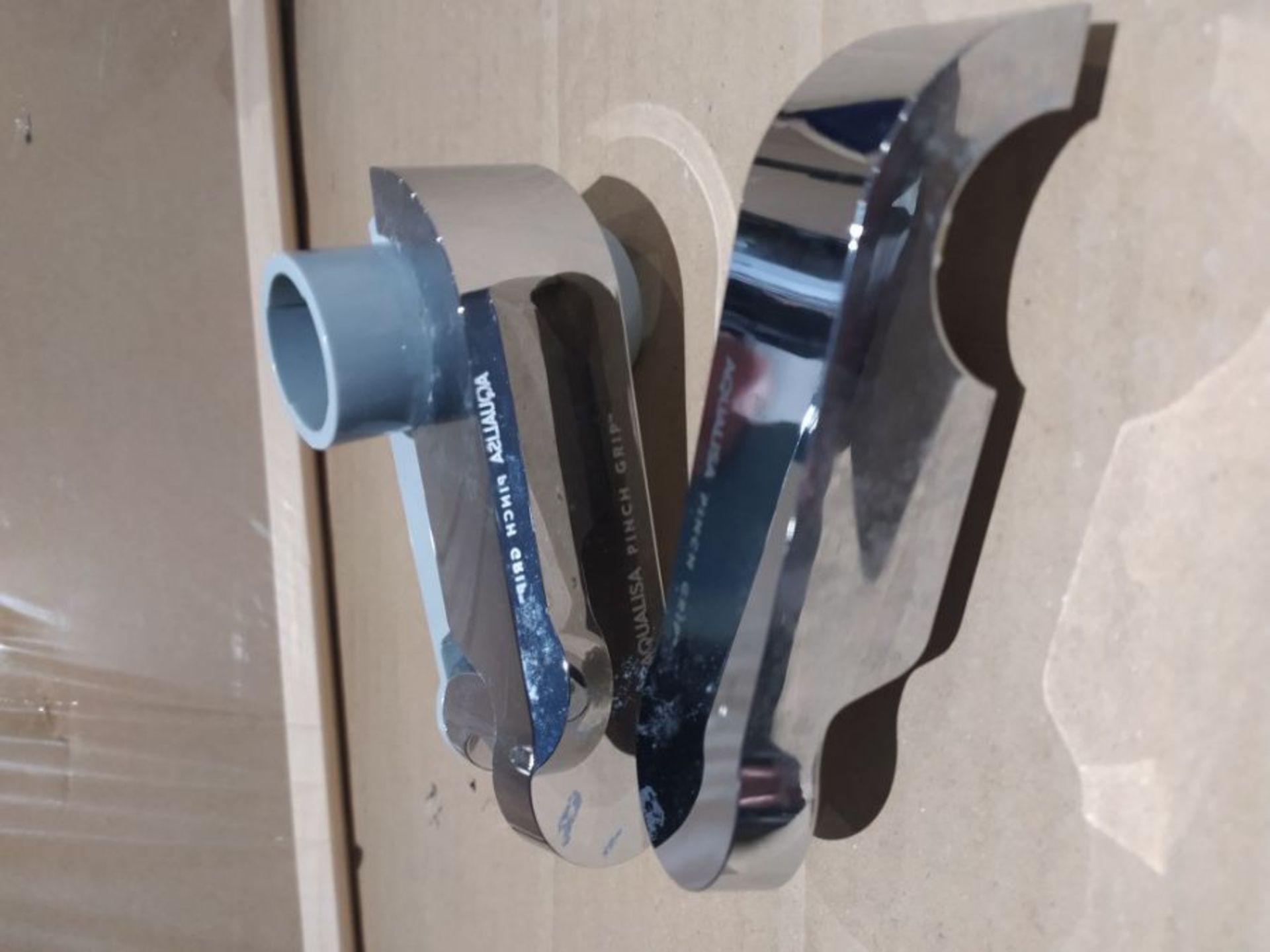 Aqualisa Pinch Grip sliding handset holder - 25mm - Chrome/Grey