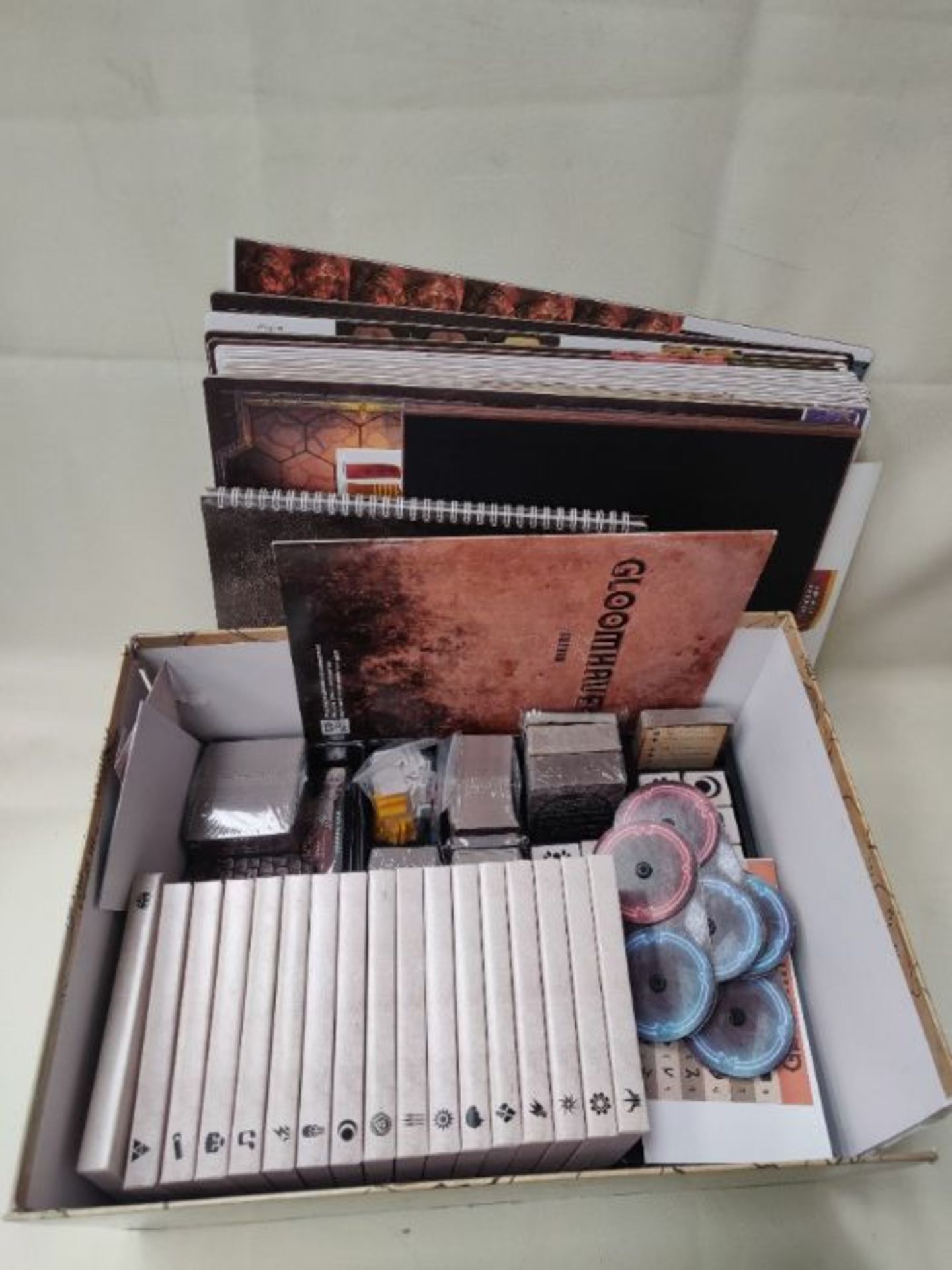 RRP £109.00 Cephalofair Games CPH0201 Gloomhaven, Mixed Colours, One Size - Image 2 of 3