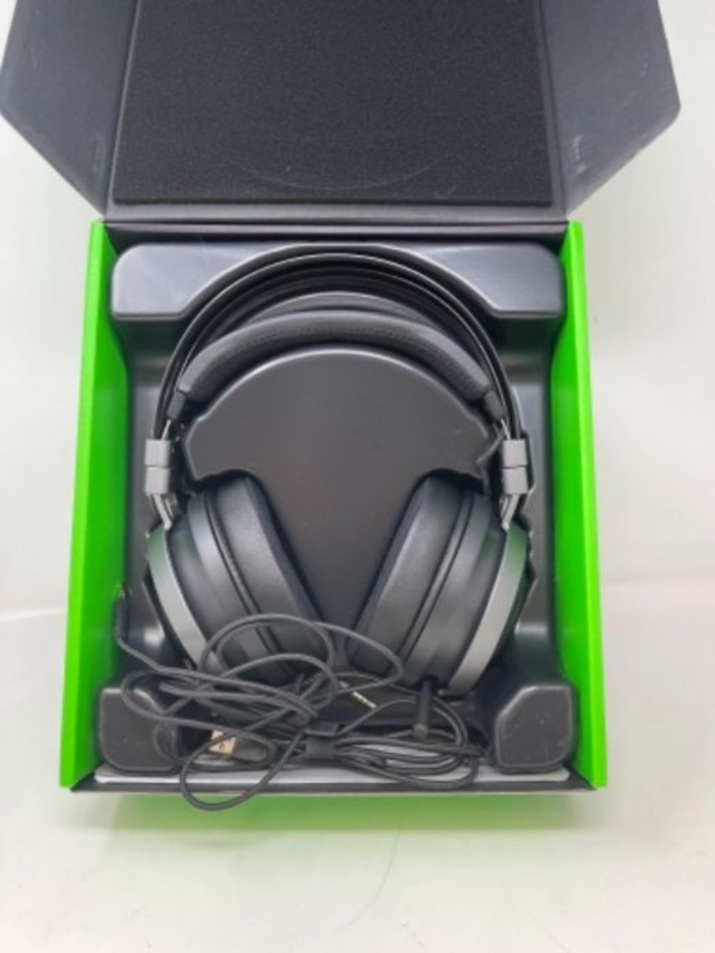 RRP £169.00 Razer Nari Ultimate: Gaming Headset with THX Spatial Audio, Cooling Gel-Infused Cushio - Image 2 of 2