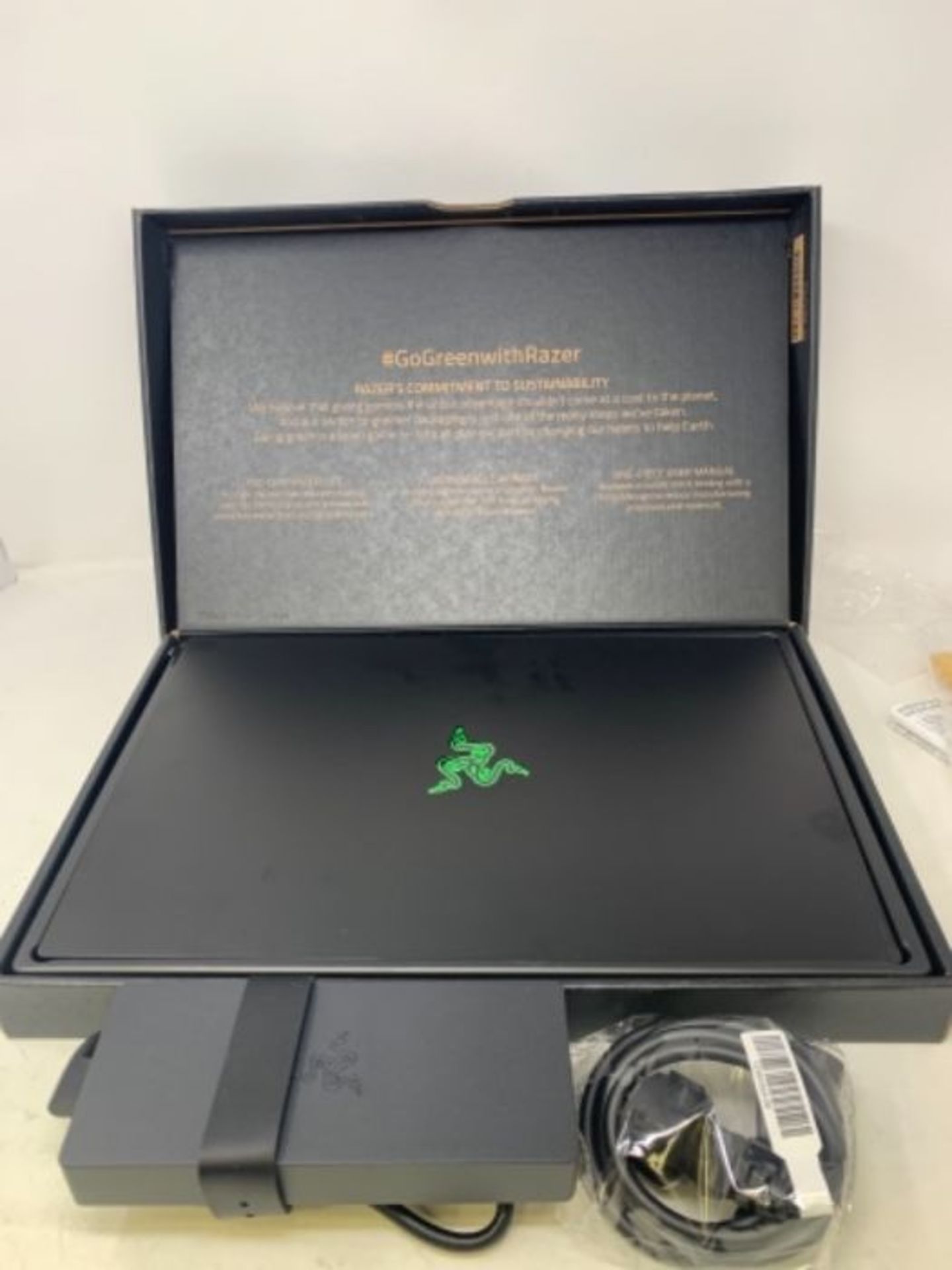 RRP £3285.00 Blade 15 Advanced Model (CH5-T/15.6/4K-OLED/i7/16GB/RTX 2080S/1TB) - Image 3 of 3