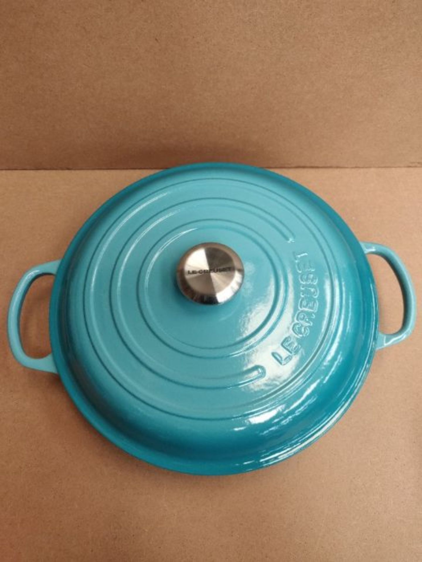 RRP £152.00 Le Creuset Signature Enamelled Cast Iron Shallow Casserole Dish With Lid, 30 cm, 3.2 L - Image 3 of 3