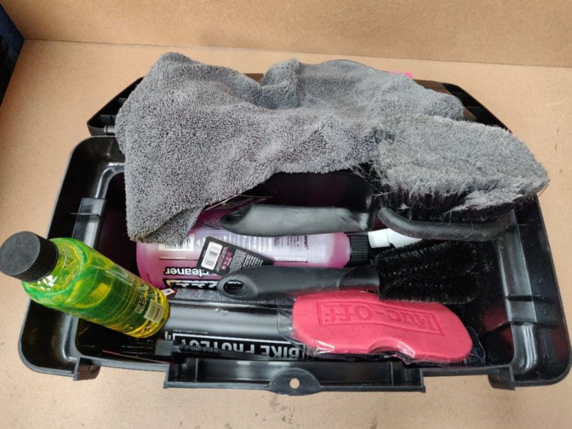 RRP £54.00 Muc-Off 284US Ultimate Motorcycle Care Kit - Image 3 of 3