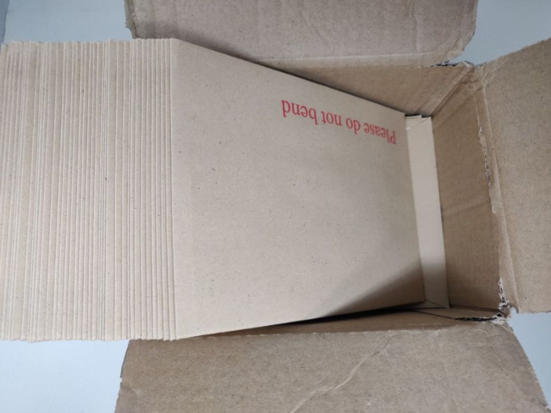Blake Purely Packaging 190 x 140 mm Board Back Pocket Peel & Seal Envelopes (3112) Man - Image 3 of 3