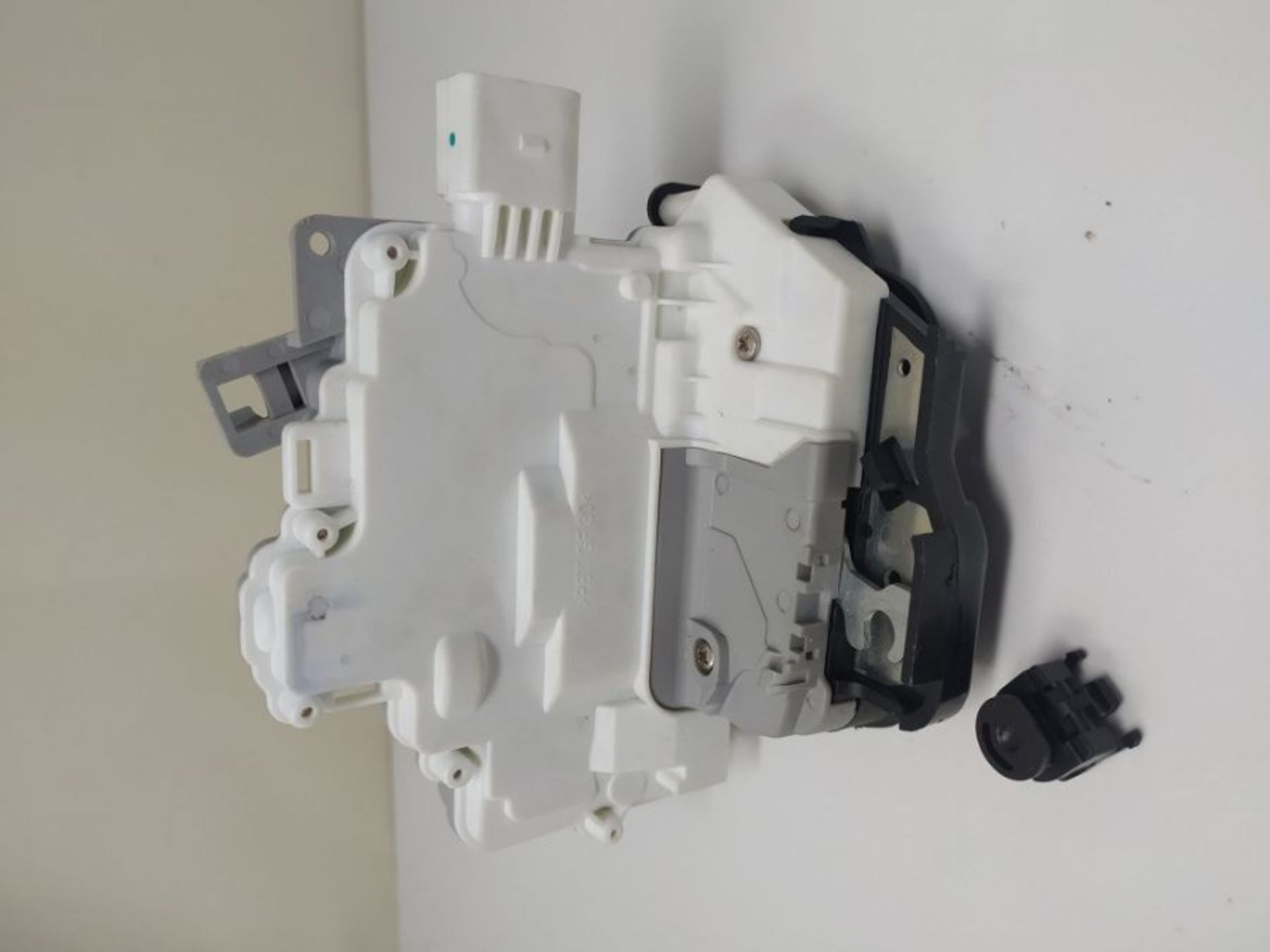 NEW Rear Right Door Lock Actuator Fit For AUDI A3 S3 A4 A6 A8 RS3 RS6 R8 B7 SEAT - Image 3 of 3
