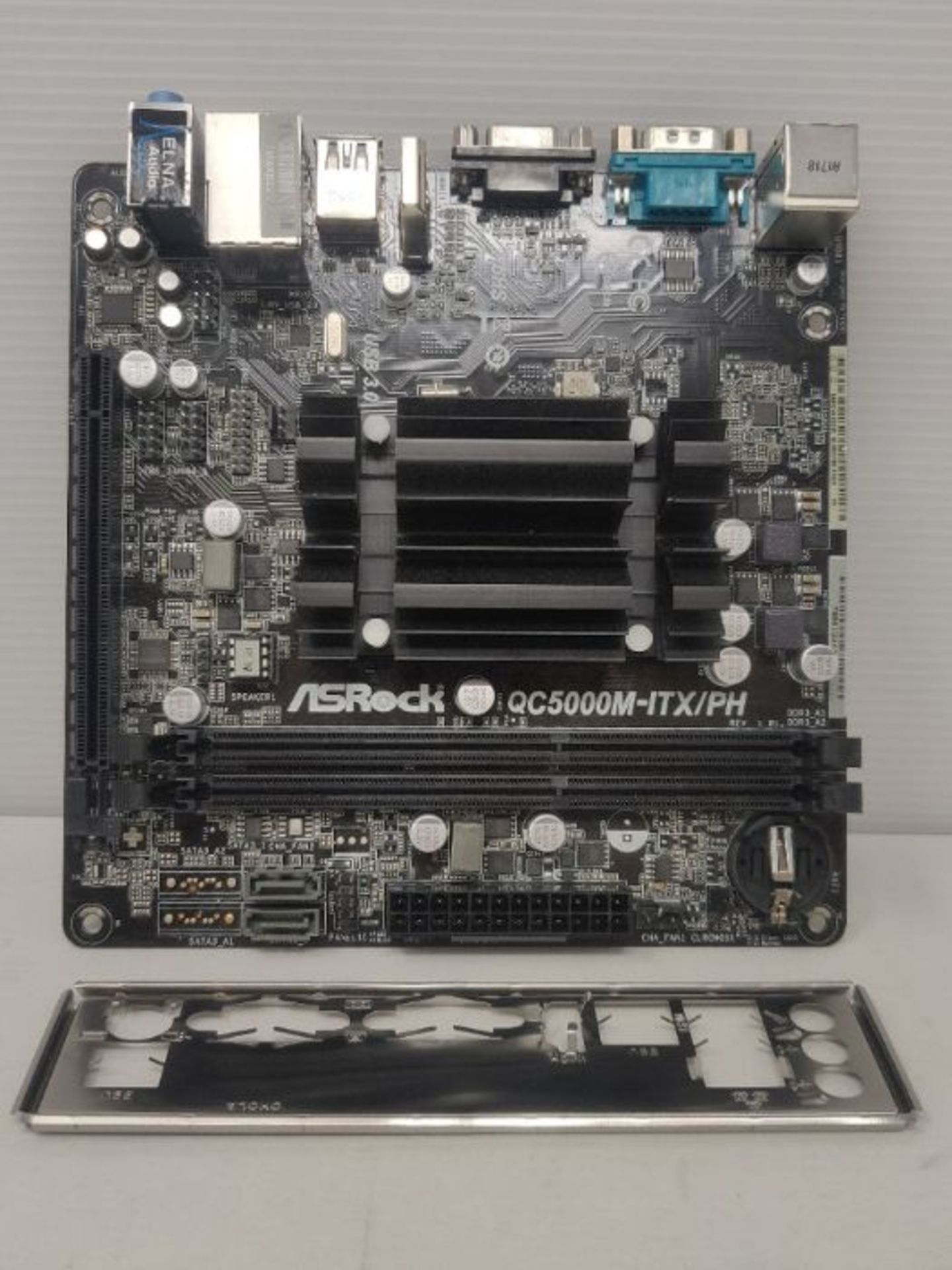RRP £79.00 ASRock QC5000M-ITX/PH Passive Heat sink AMD Motherboard - Image 2 of 2
