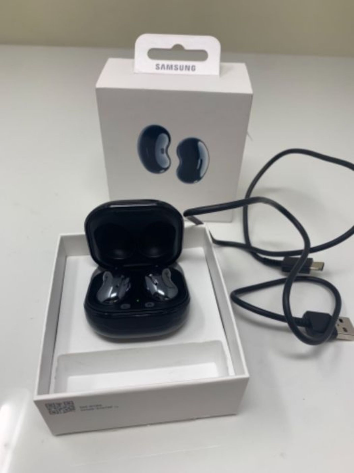 RRP £129.00 Samsung Galaxy Buds Live Wireless Earphones Mystic Black (UK Version) - Image 3 of 3