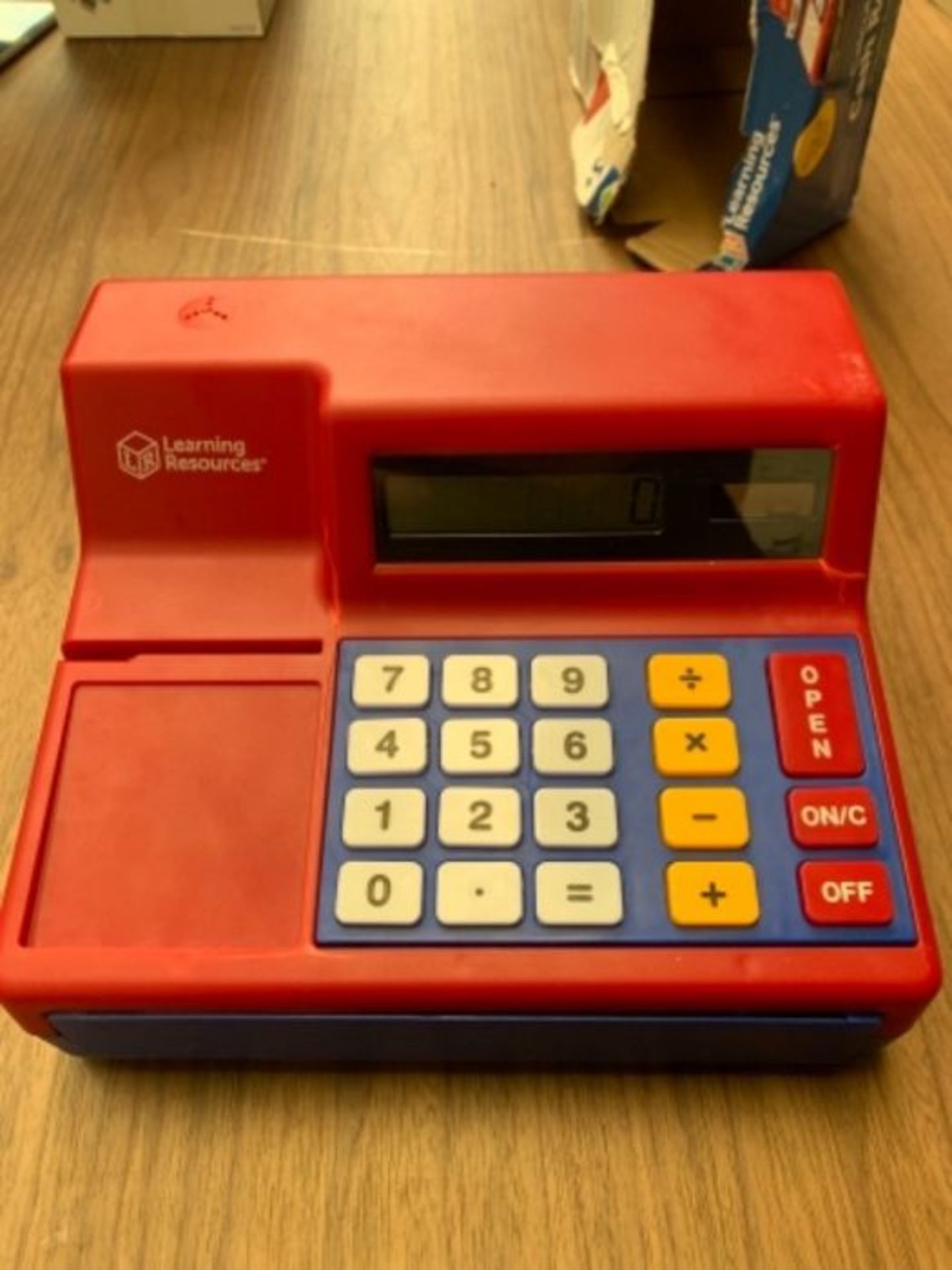 Learning Resources LSP2629-UK Pretend & Play Calculator Cash Register (UK Currency), M - Image 2 of 2