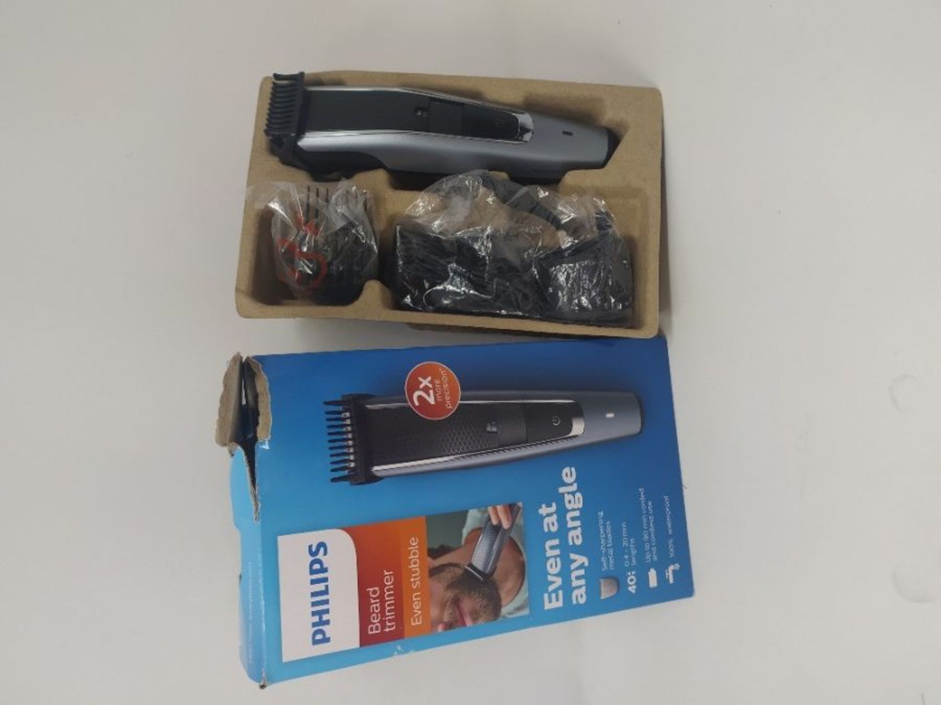 Philips Beard and Stubble Trimmer/Hair Clipper for Men, Series 5000, 40 Length Setting - Image 2 of 2