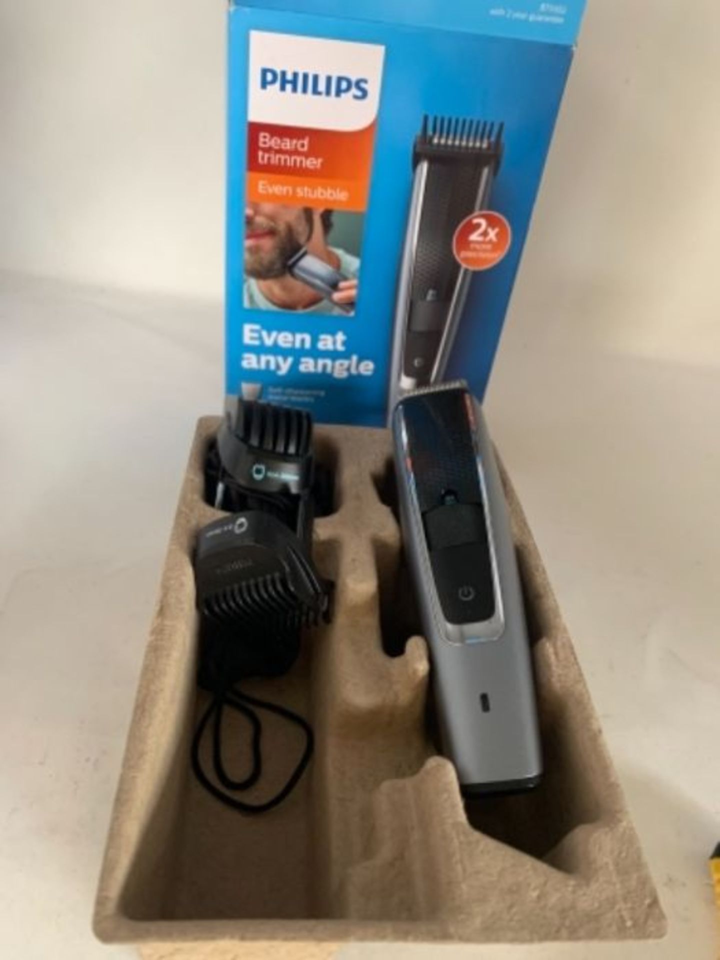 Philips Beard and Stubble Trimmer/Hair Clipper for Men, Series 5000, 40 Length Setting - Image 2 of 2