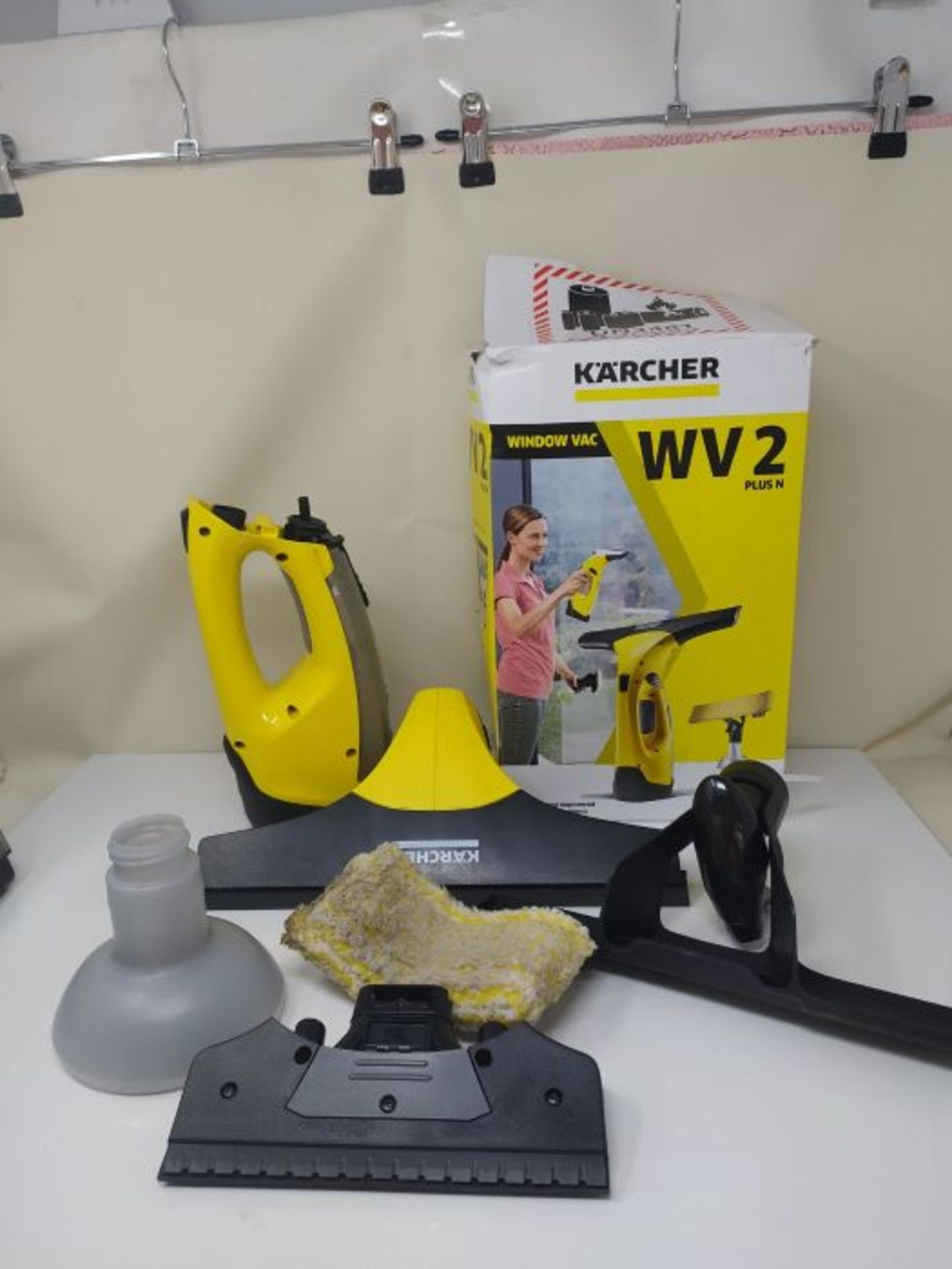 RRP £56.00 Kärcher 16332140 Window Vac (WV2 Plus N Yellow edition), 32.0 cm*12.0 cm*28.0 cm - Image 2 of 2