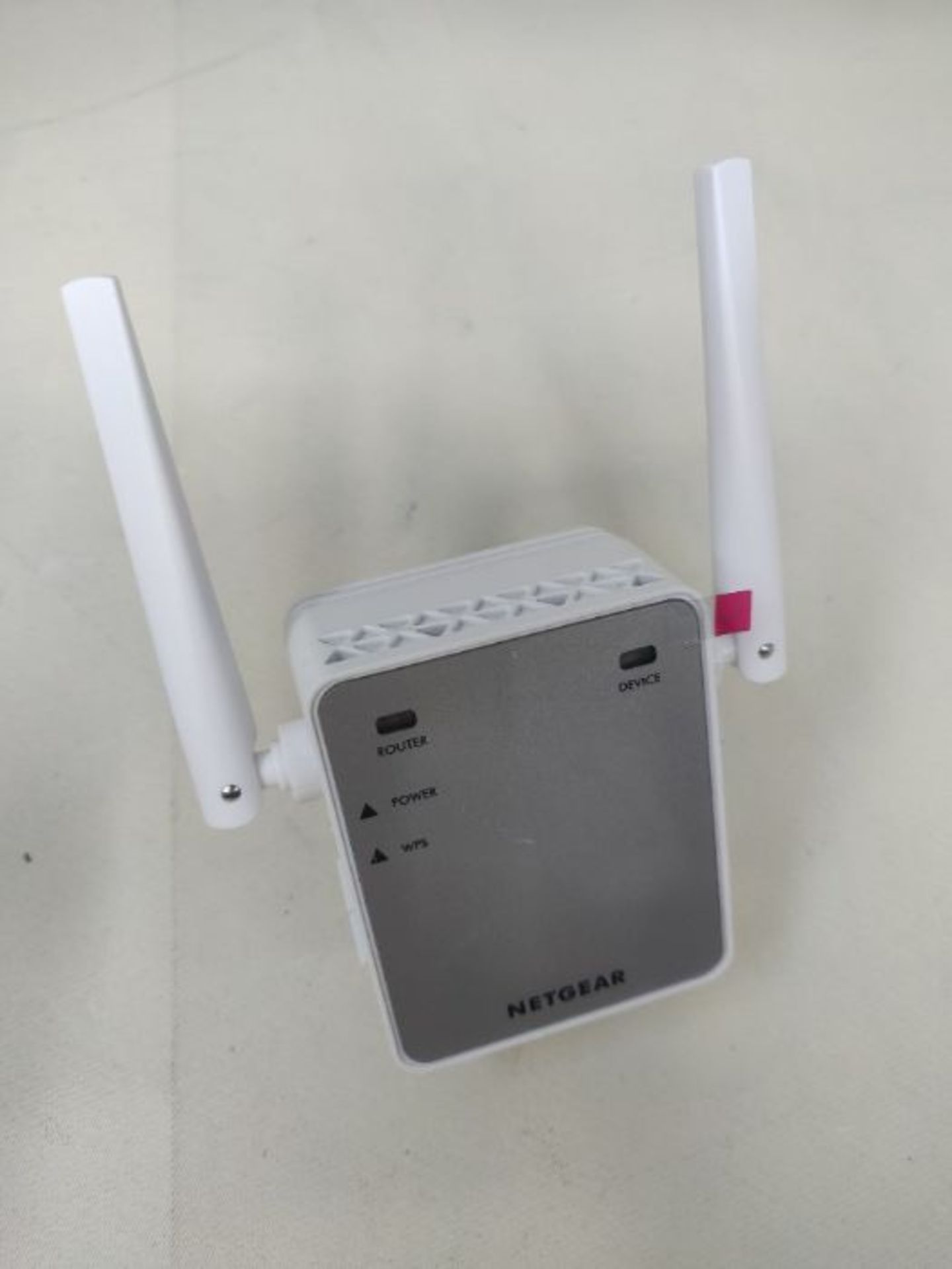 NETGEAR Wi-Fi Range Extender EX2700 - Coverage up to 600 sq.ft. and 10 devices with N3 - Image 3 of 3
