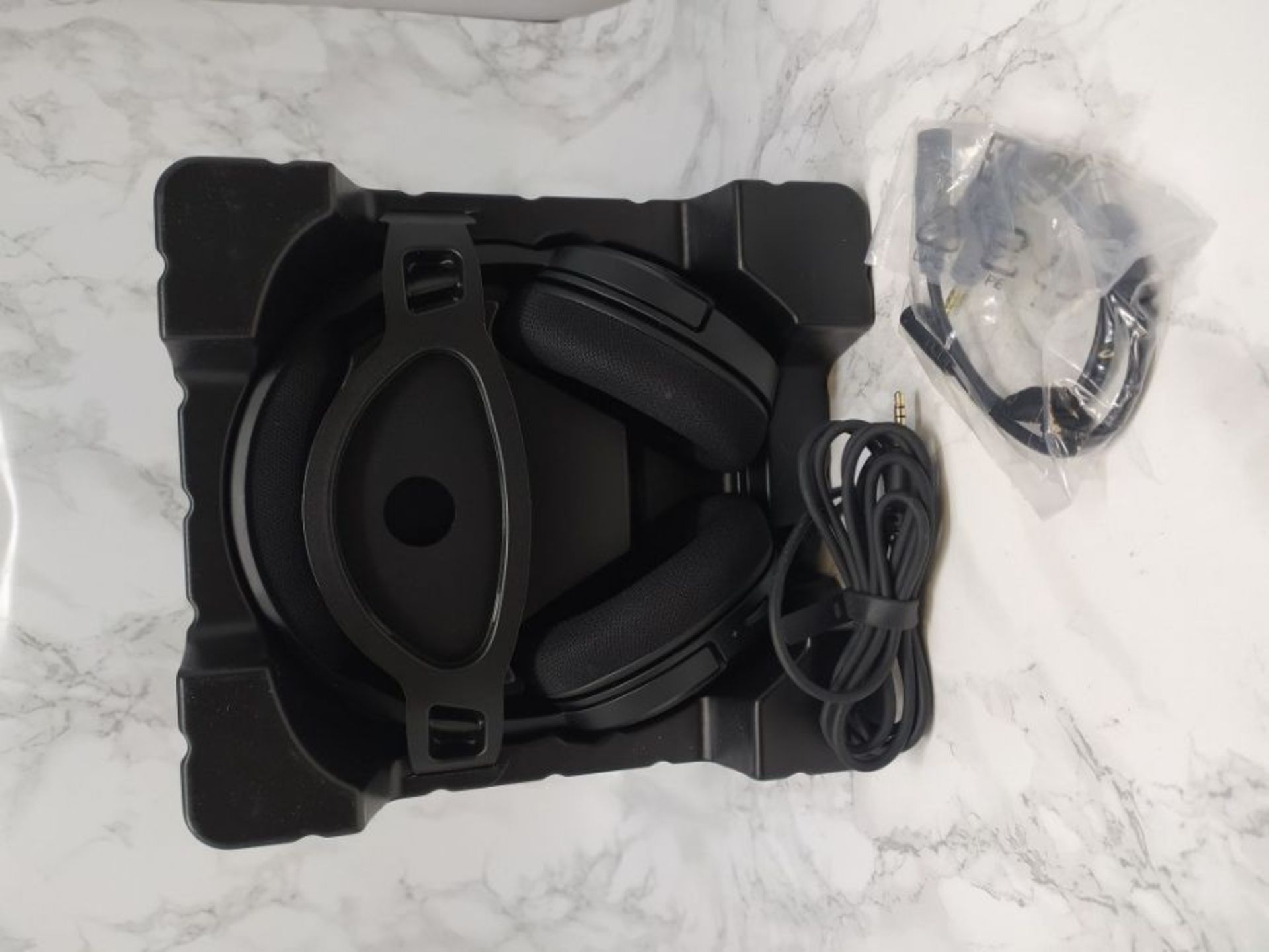 Corsair HS35 Stereo Gaming Headset, Custom 50 mm Neodymium Speakers, Detachable Unidir - Image 3 of 3