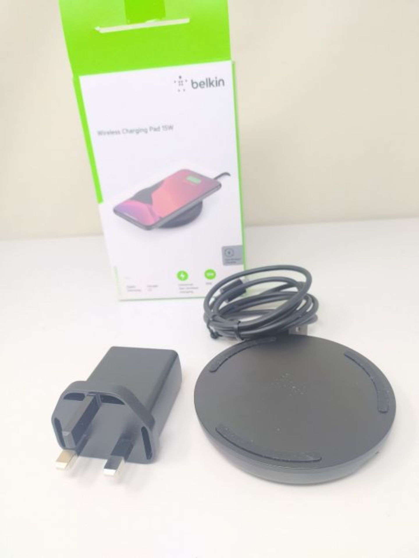 Belkin Boost Charge Wireless Charging Pad 15 W (Qi-Certified Fast Wireless Charger for - Image 2 of 2