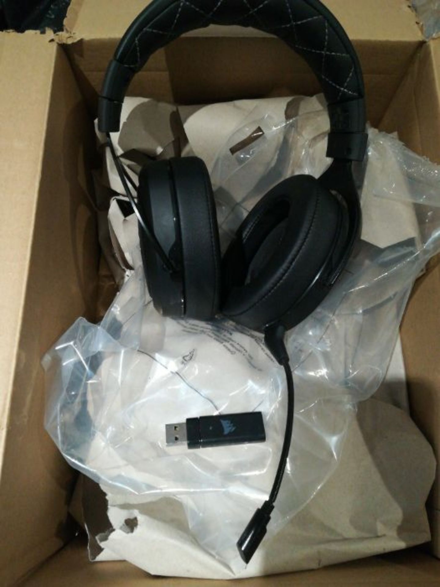RRP £77.00 Corsair HS70 Wireless Gaming Headset with 7.1 Surround Sound - Carbon,CA-9011175-EU - Image 2 of 2