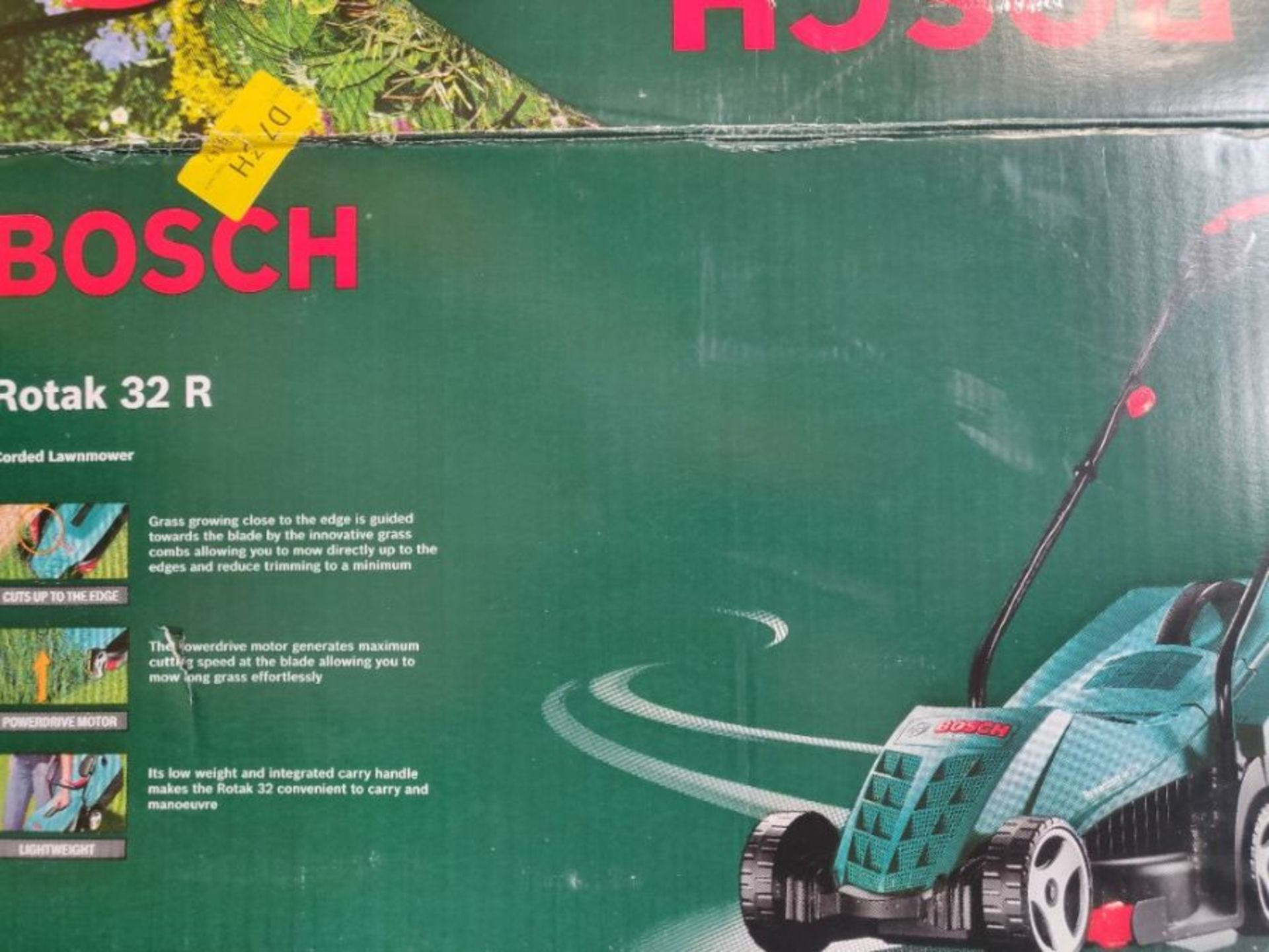 RRP £88.00 Bosch Rotak 32R Electric Rotary Lawnmower with 32 cm Cutting Width - Image 2 of 3