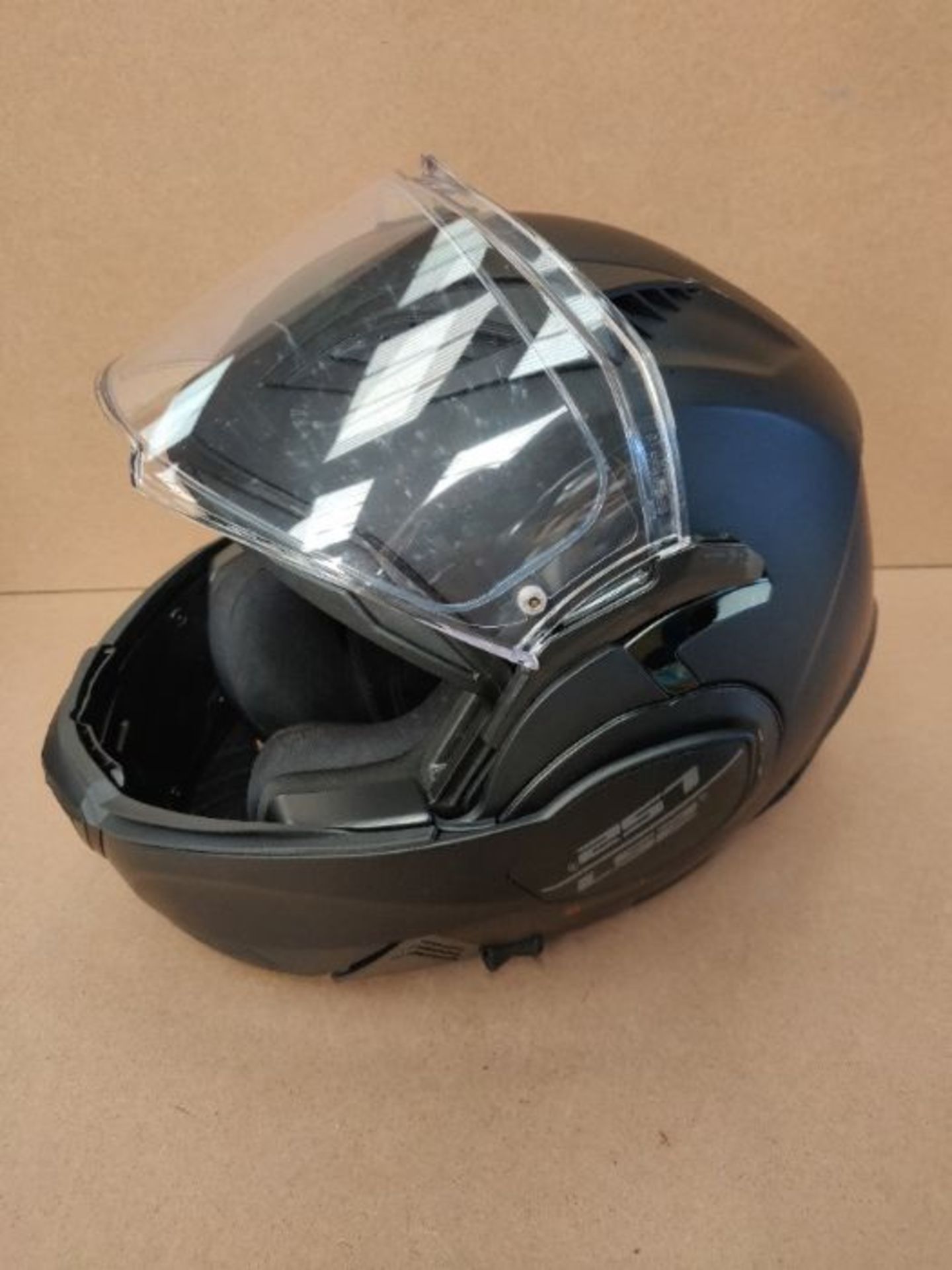 RRP £281.00 [CRACKED] LS2 Casque moto FF900 VALIANT II NOIR, Noir, M - Image 3 of 3