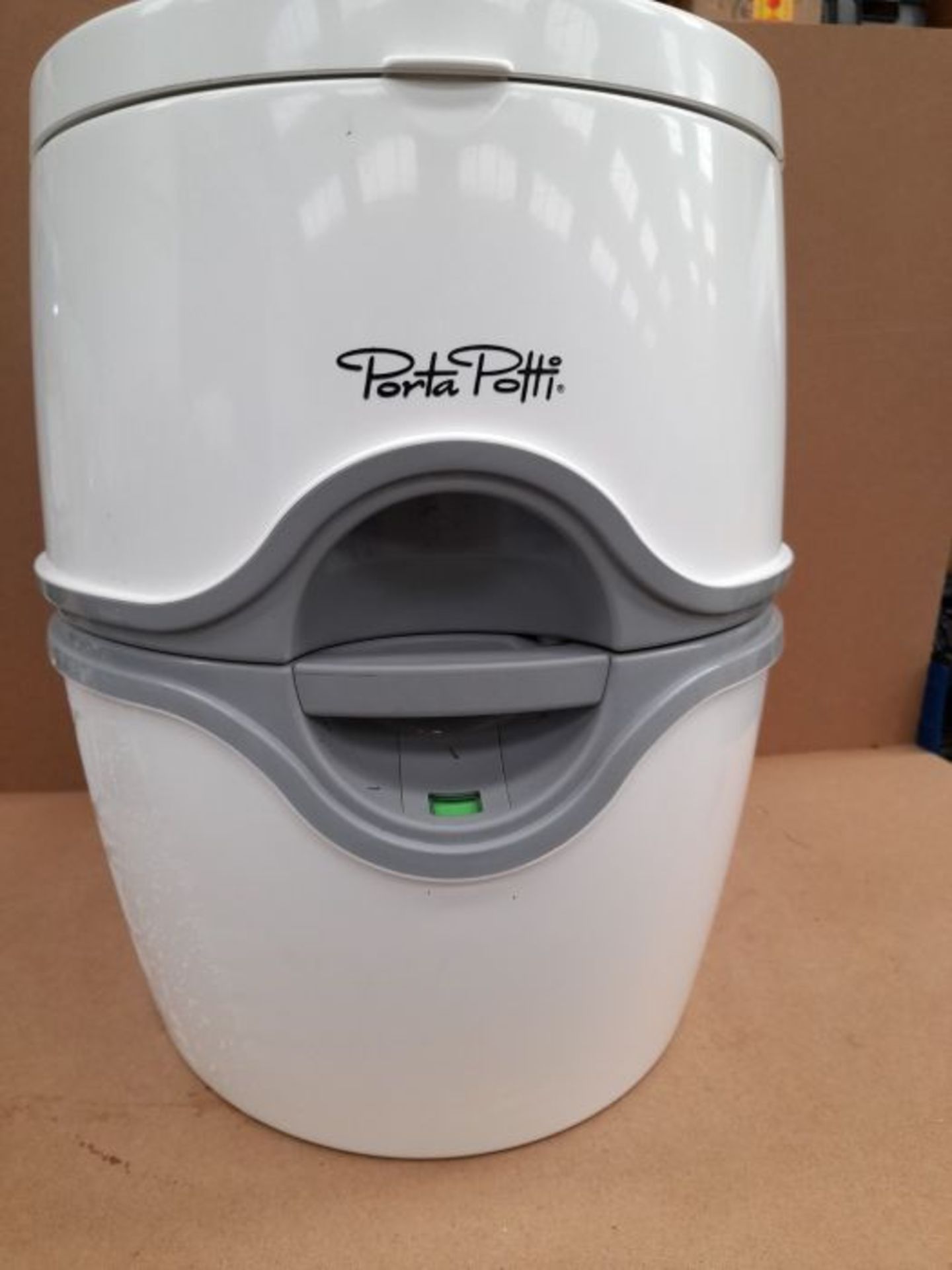 RRP £169.00 Thetford 92306 Porta Potti 565E Elettrico Toilette Portatili, Bianco, 448 x 388 x 450 - Image 3 of 3