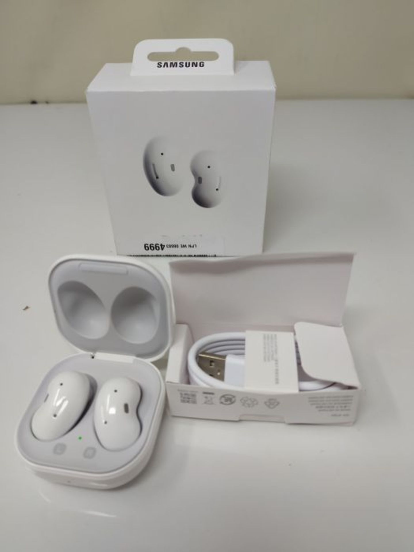 RRP £87.00 Samsung Galaxy Buds Live Wireless Earphones Mystic White (UK Version) - Image 2 of 2