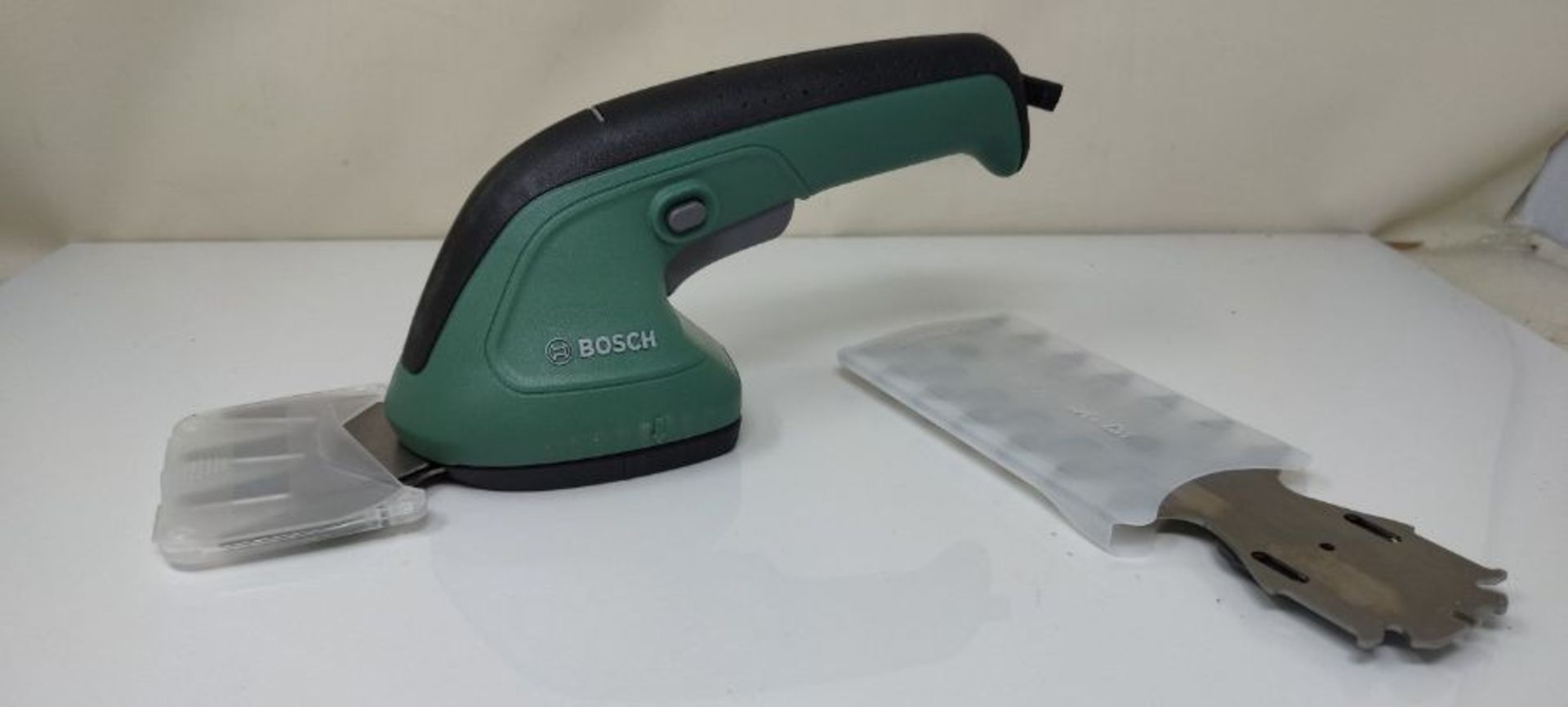 Bosch Garden Shears EasyShear (integrated 3.6V Battery, Battery runtime: 40 min, blade - Image 2 of 3
