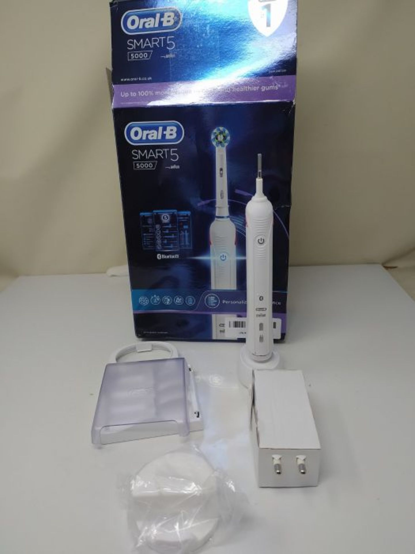 RRP £85.00 Oral-B Smart 5 Electric Toothbrush, 1 App Connected Handle, 5 Modes with Whitening, Se - Image 2 of 2