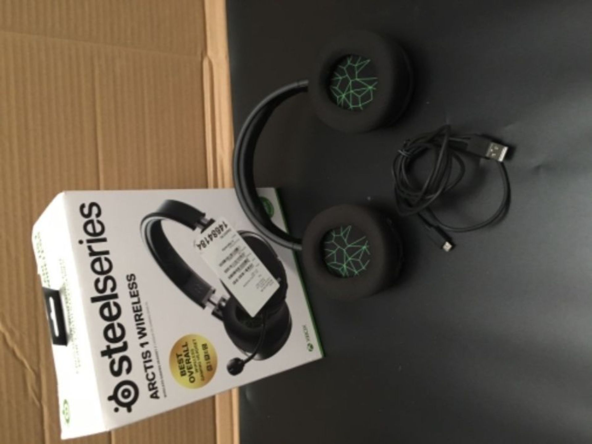 RRP £88.00 SteelSeries Arctis 1 Wireless For Xbox - Wireless Gaming Headset - USB-C Wireless - De - Image 2 of 3