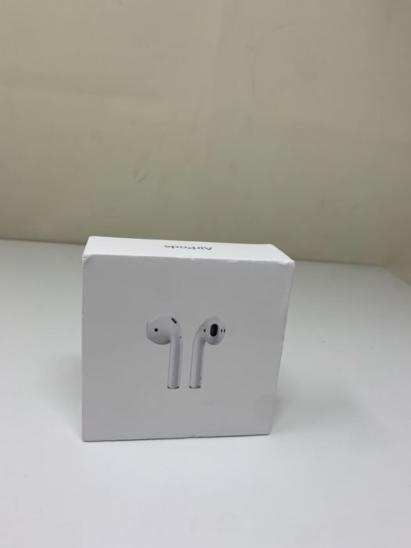 RRP £159.00 Apple AirPods with Charging Case (Wired) - Image 2 of 3