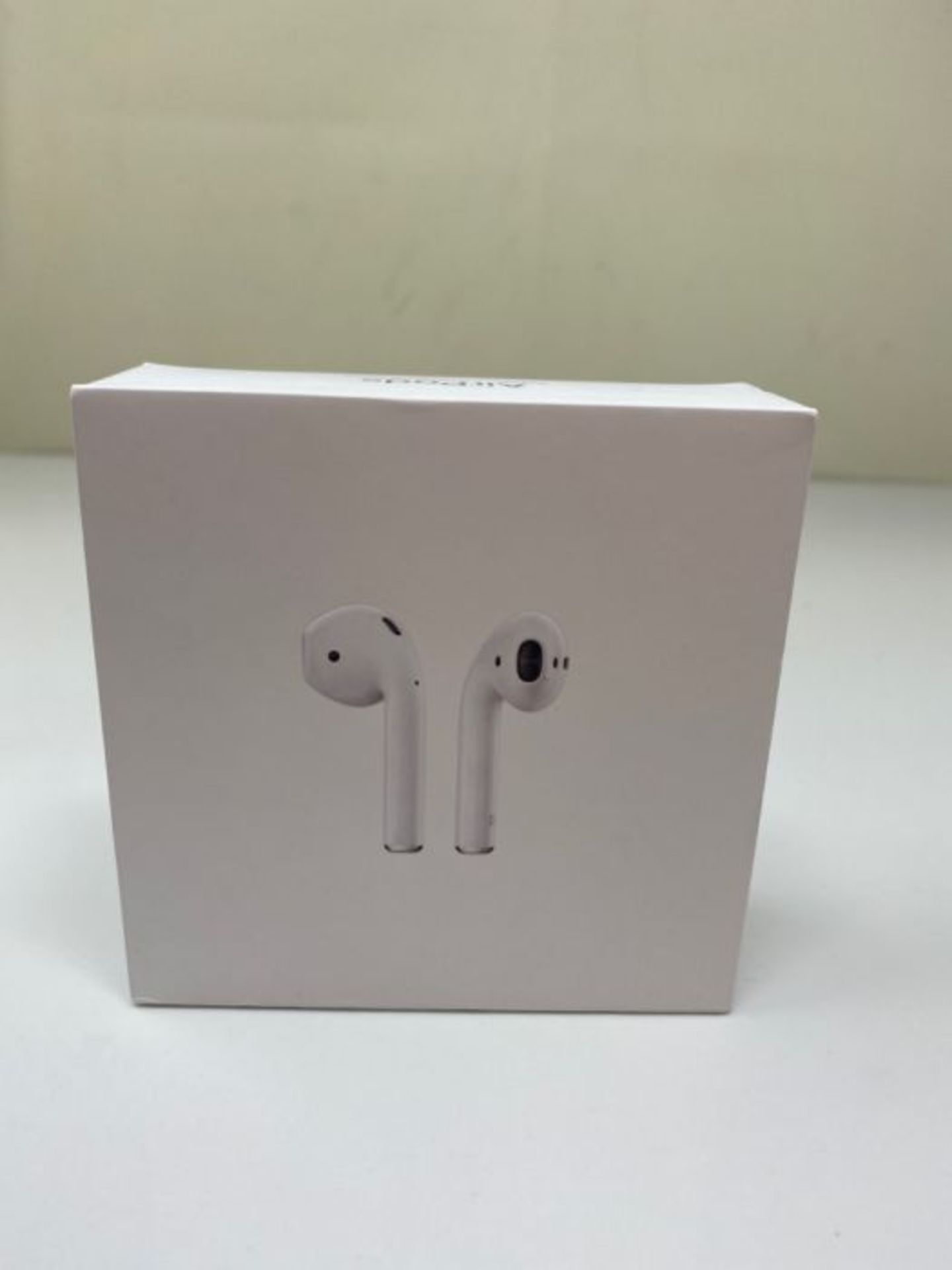 RRP £199.00 Apple AirPods with Wireless Charging Case - Image 2 of 3