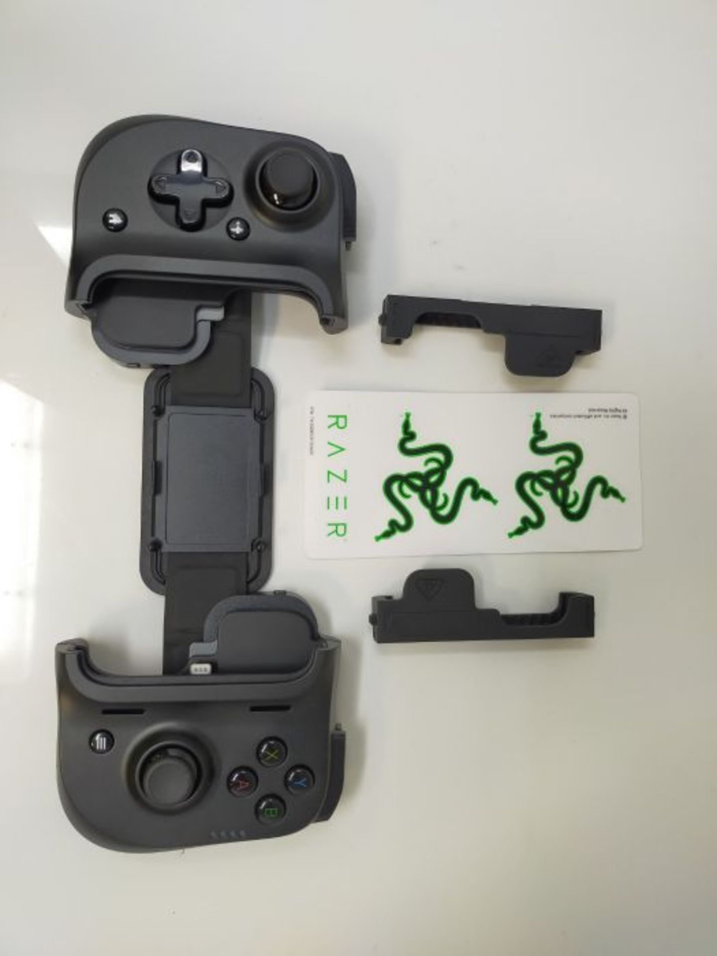 RRP £79.00 Razer Kishi - Controller for iPhone- Universal Gaming Controller for iOS - Image 3 of 3