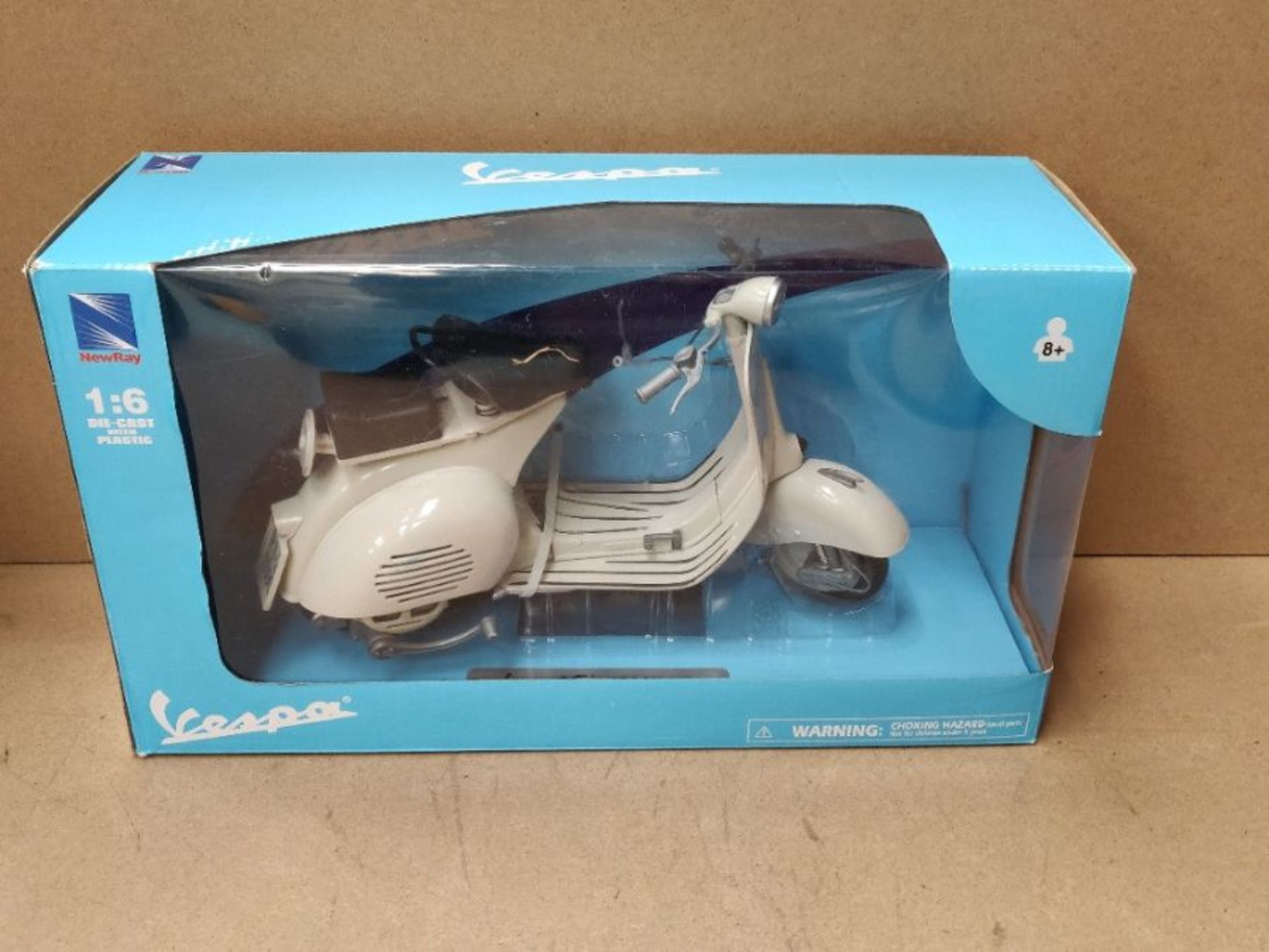 [CRACKED] New Ray 49273"Vespa Piaggio 150 VL1T" Model Scooter - Image 2 of 3