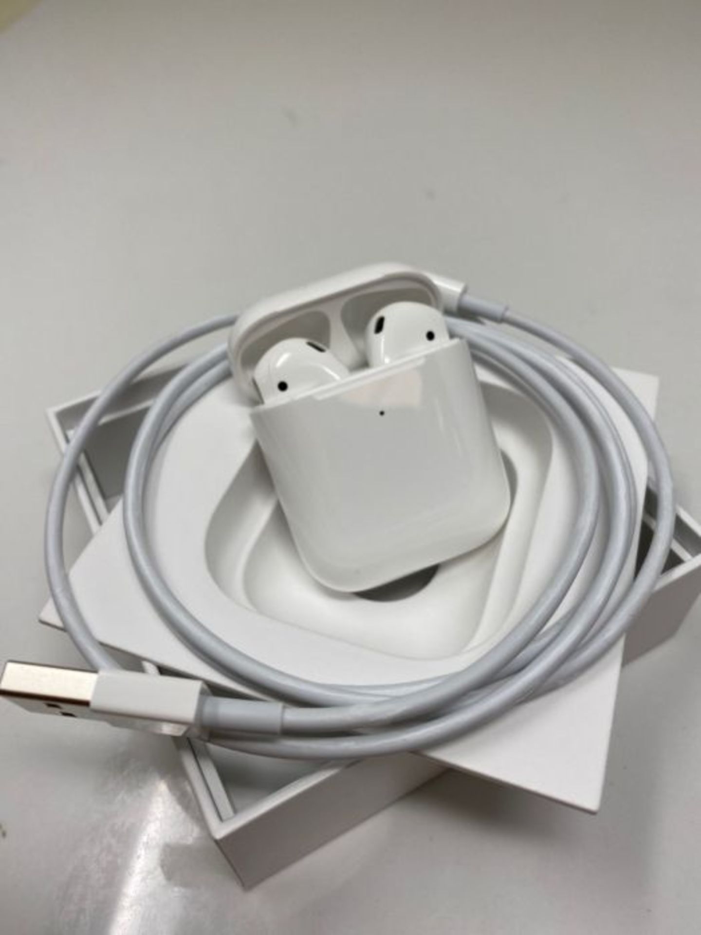 RRP £199.00 Apple AirPods with Wireless Charging Case - Image 3 of 3