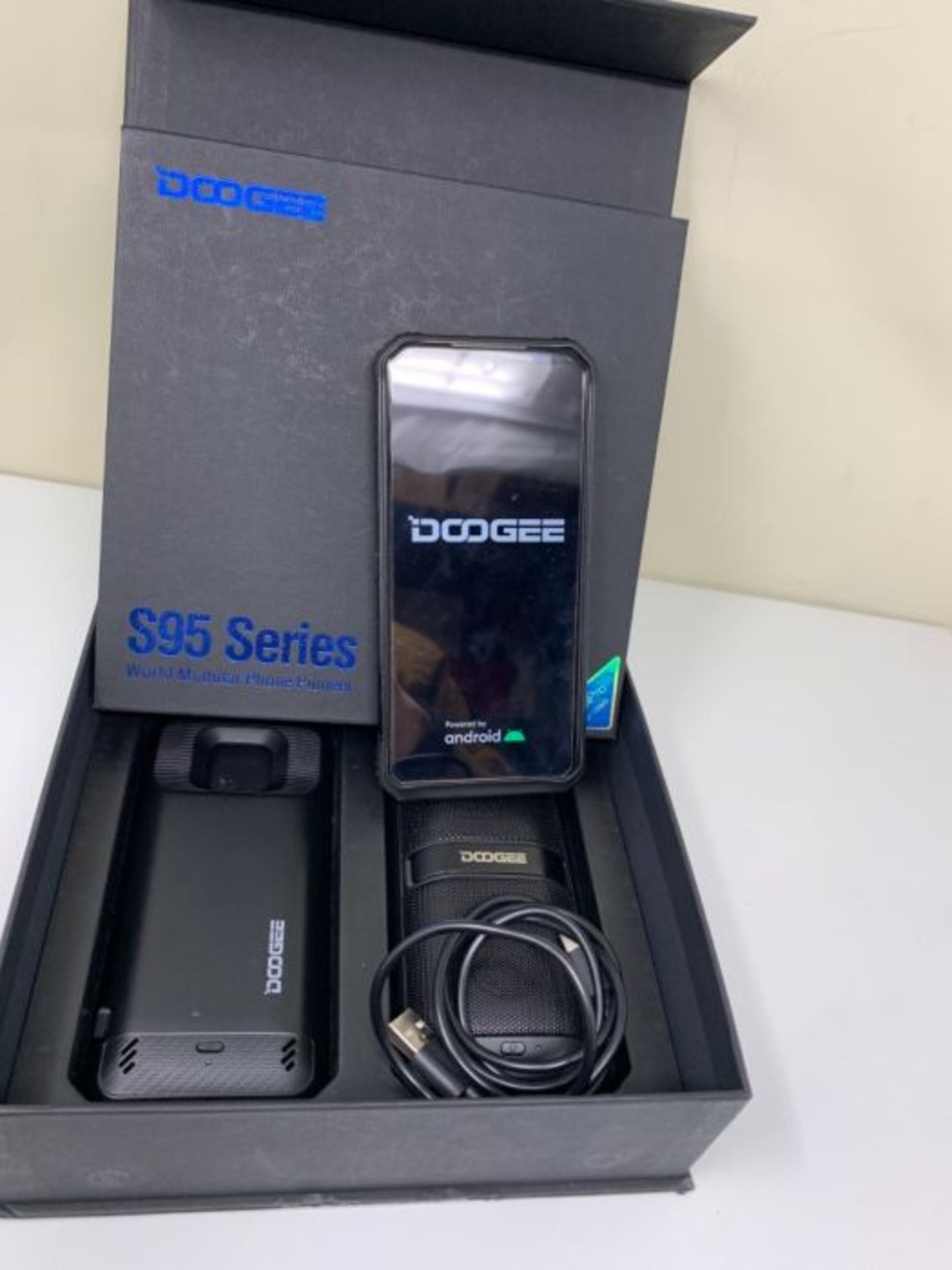 RRP £358.00 DOOGEE S95 PRO Super Rugged Smartphone Unlocked, 8GB + 256GB, 8650mAh(Modular Include) - Image 2 of 3