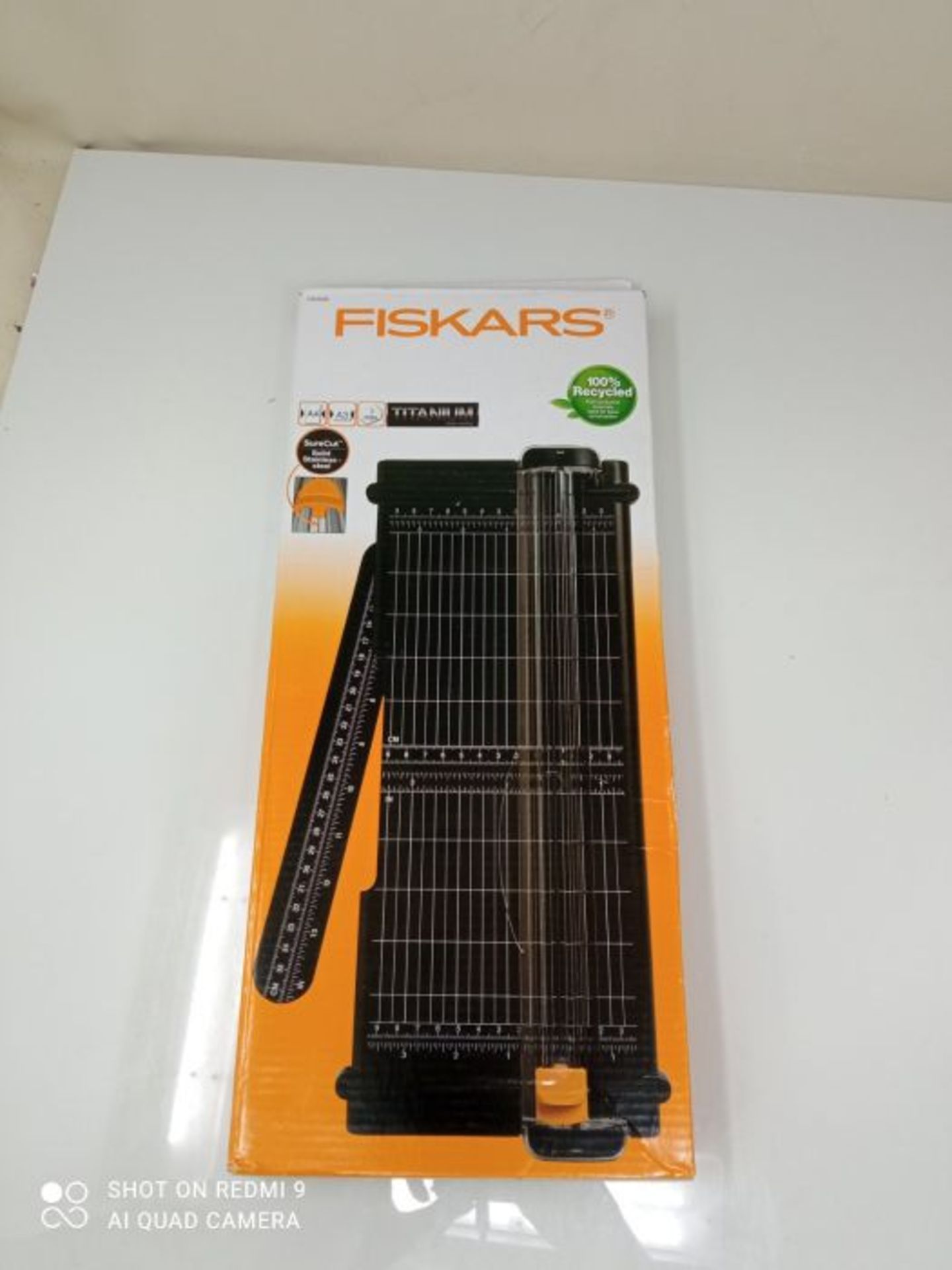 Fiskars A4 Recycled SureCut Personal Paper Trimmer 32 cm, With Titanium-Coated Stainle - Image 2 of 3