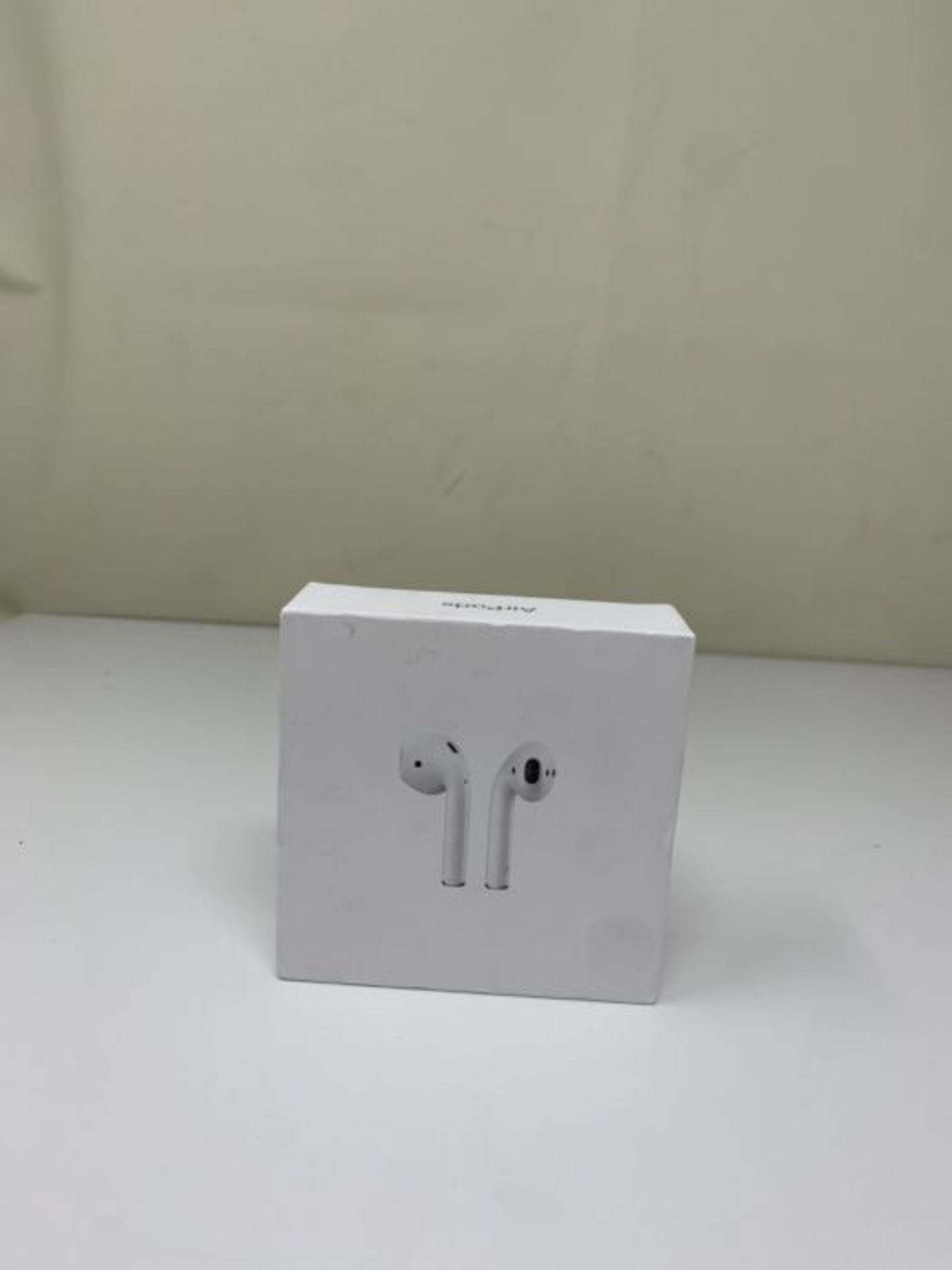 RRP £159.00 Apple AirPods with Charging Case (Wired) - Image 2 of 3