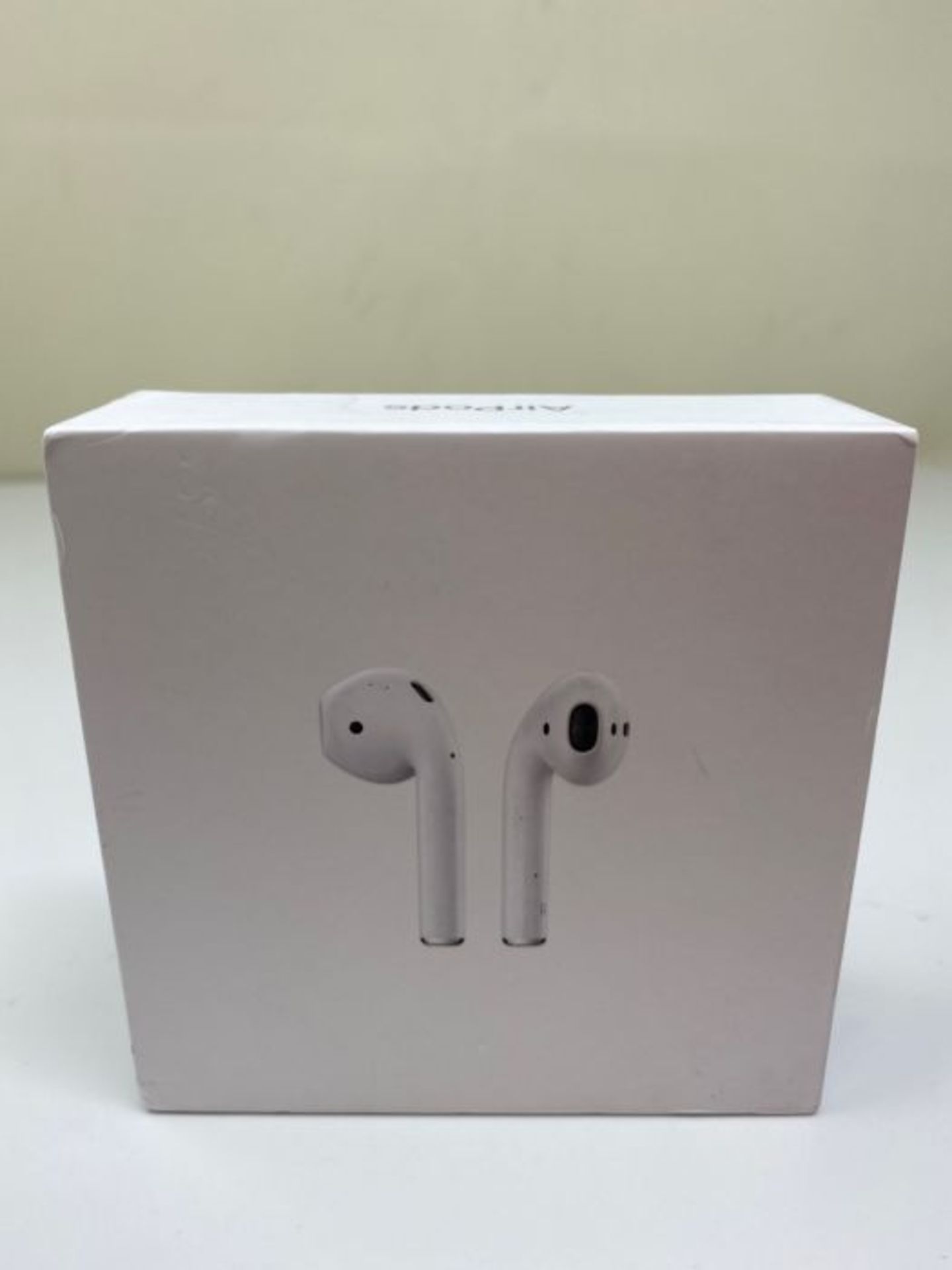 RRP £159.00 Apple AirPods with Charging Case (Wired) - Image 2 of 3