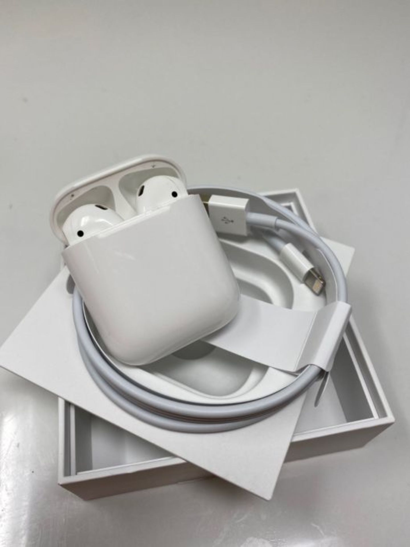 RRP £159.00 Apple AirPods with Charging Case (Wired) - Image 3 of 3